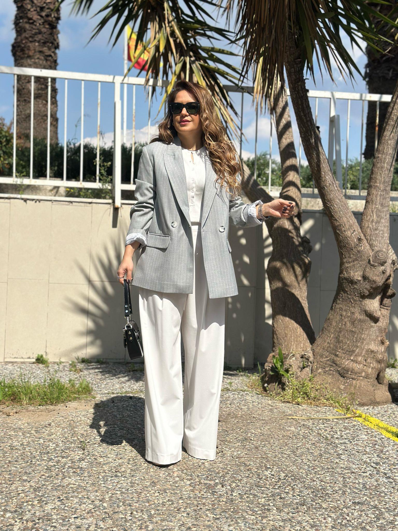 Beyaz Çizgili Gri Blazer Ceket