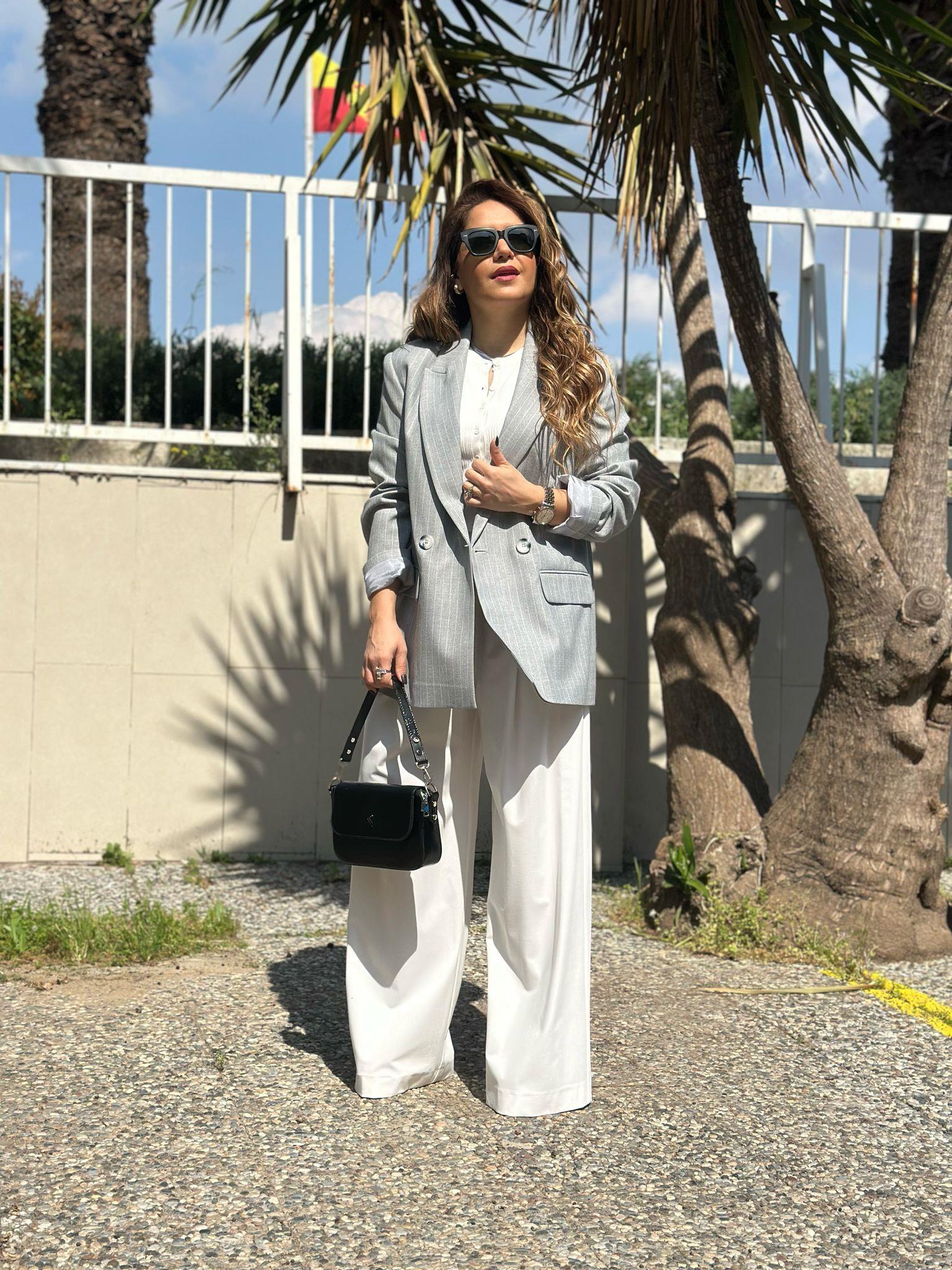 Beyaz Çizgili Gri Blazer Ceket