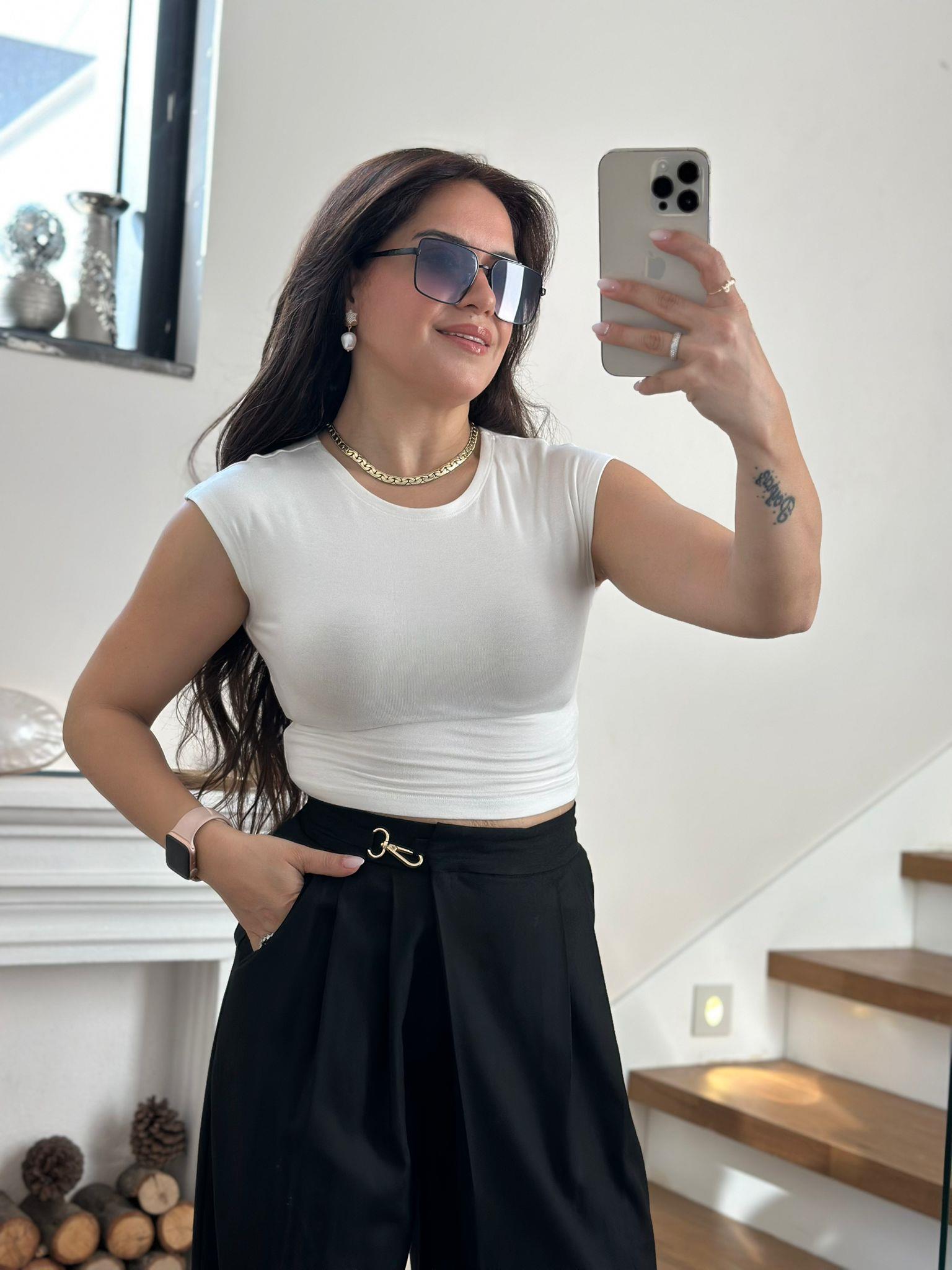 Beyaz Crop Body