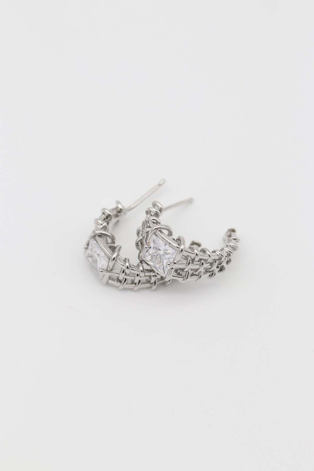 Beyaz Kare Taşlı Silver Küpe