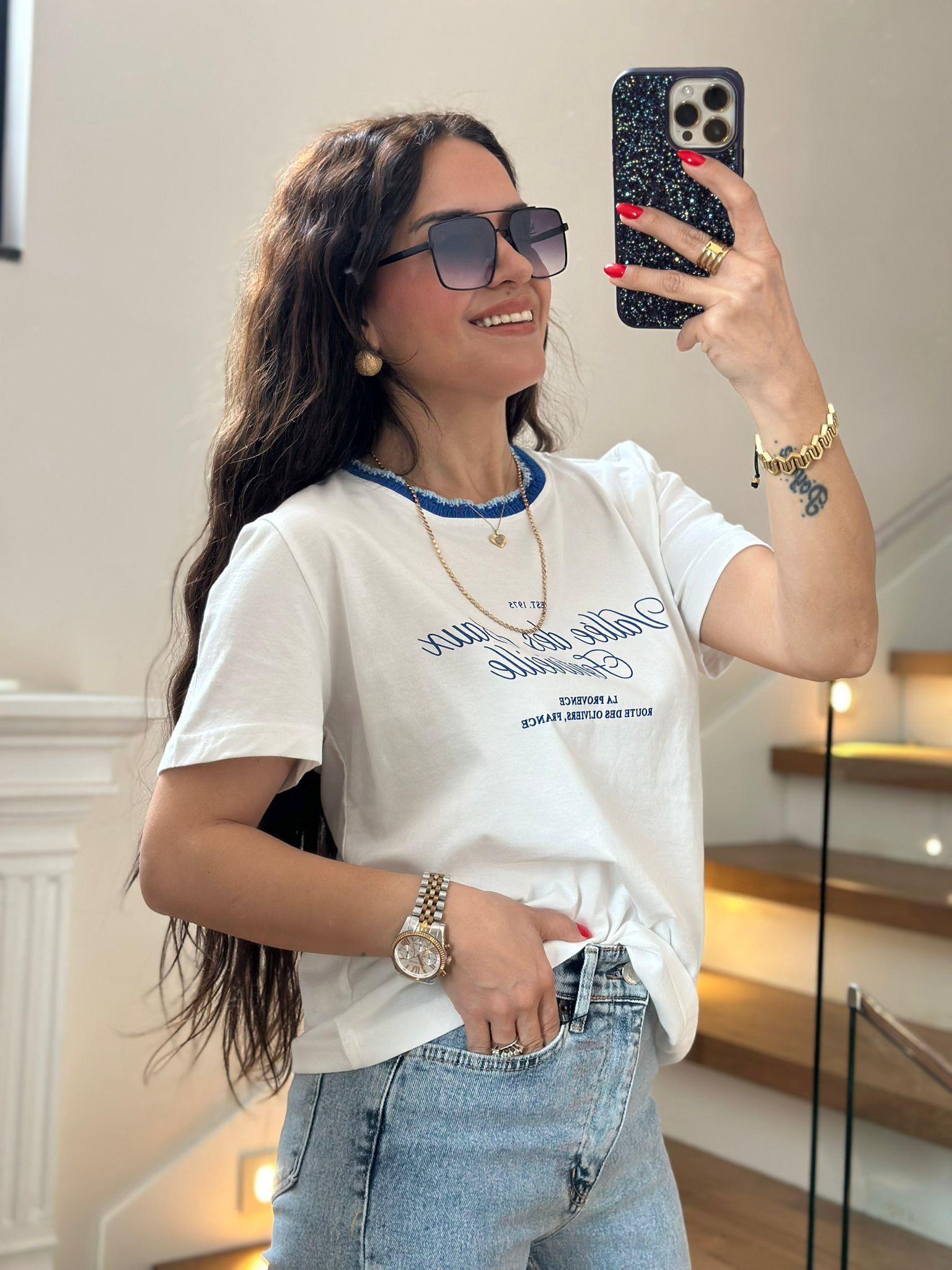 Beyaz Mavi Örgü Detaylı Tshirt