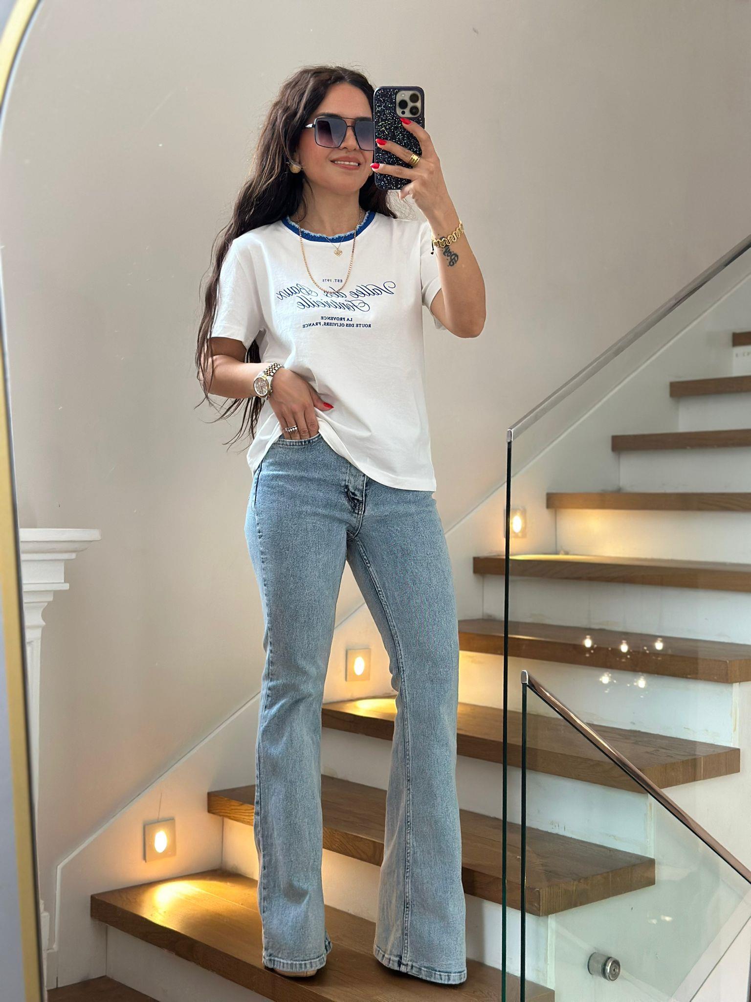 Beyaz Mavi Örgü Detaylı Tshirt