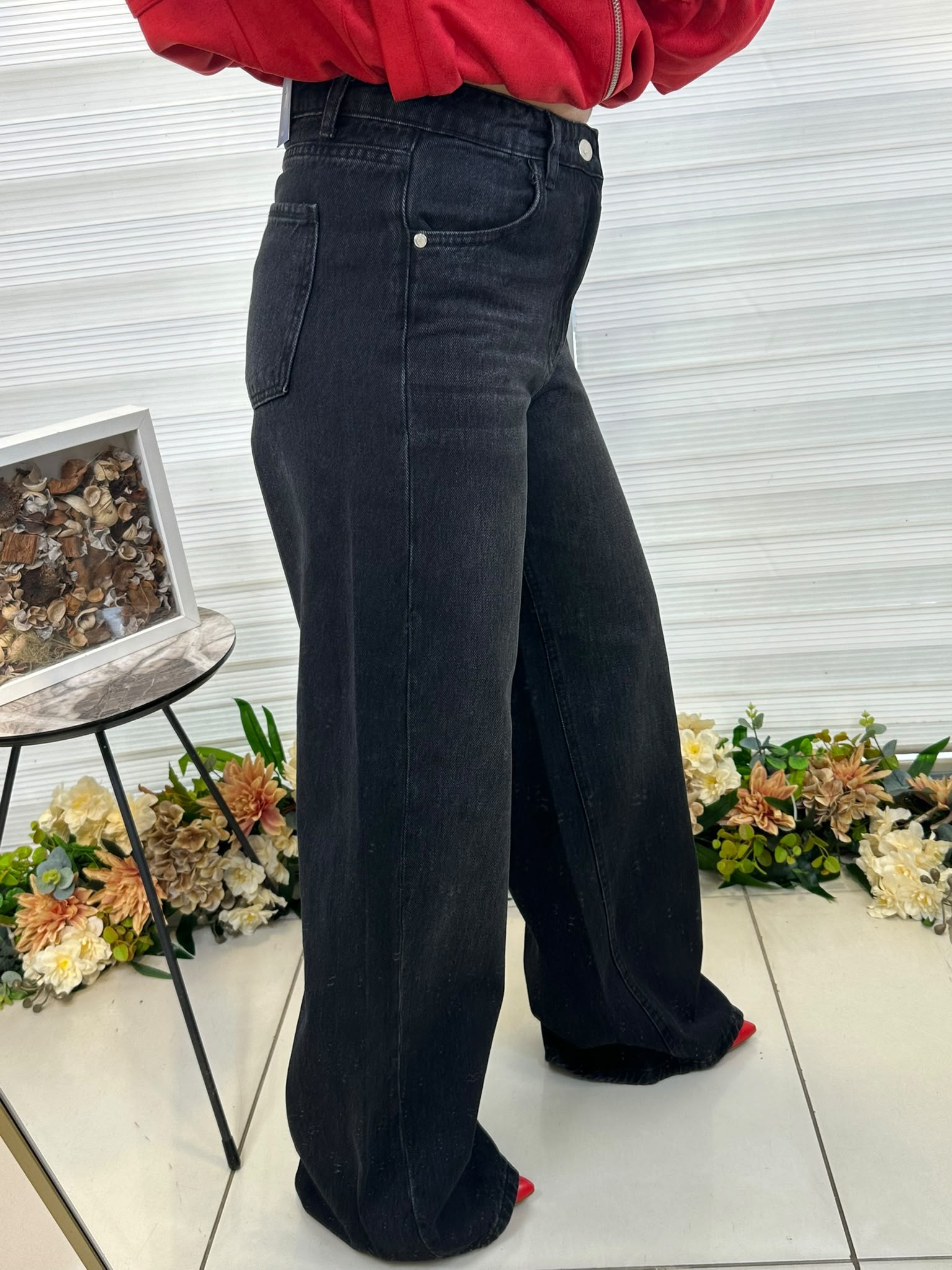 Bol Paça Siyah Taşlanmş Jean