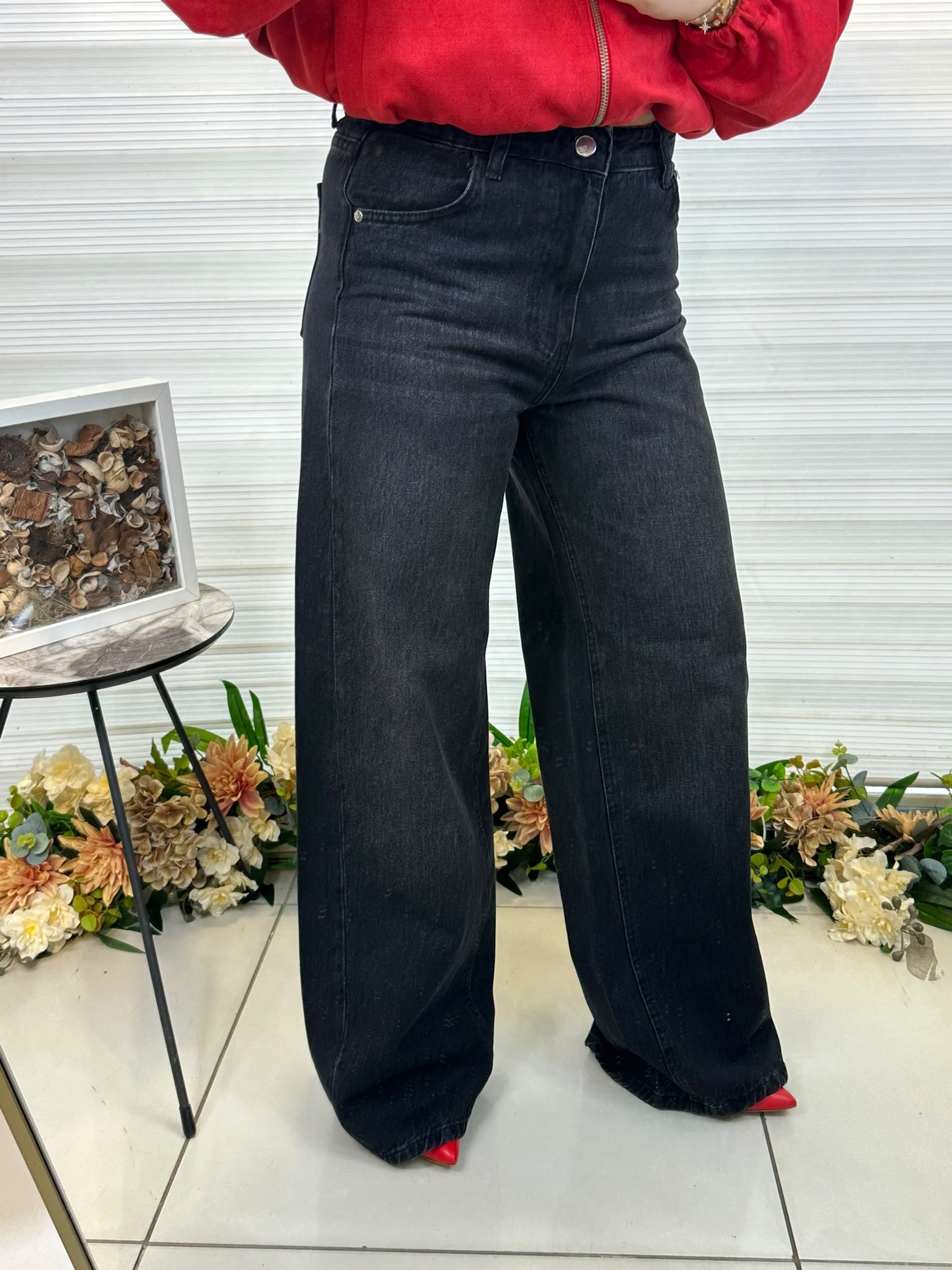 Bol Paça Siyah Taşlanmş Jean