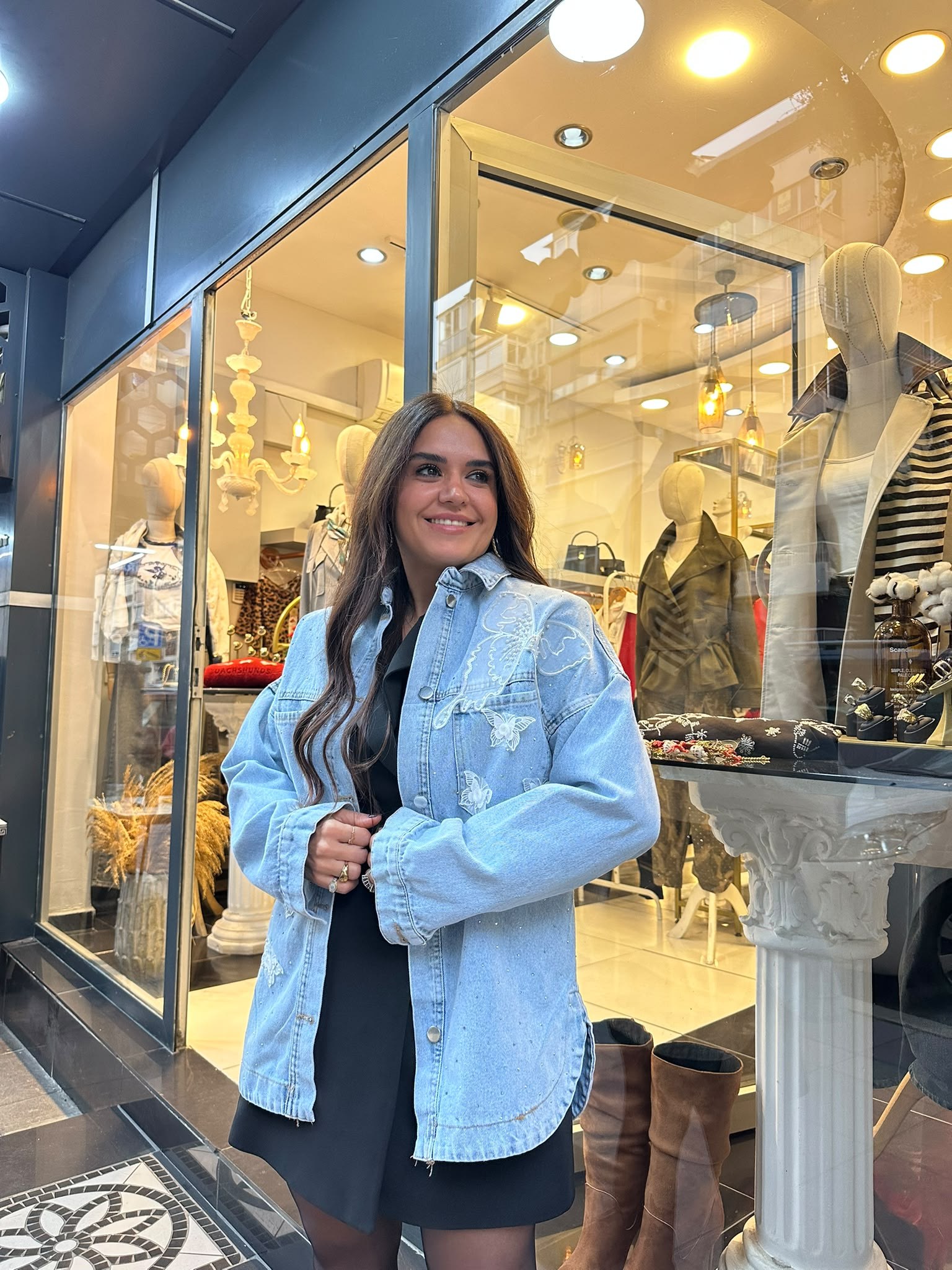 Boncuklu Kelebekli Denim Ceket
