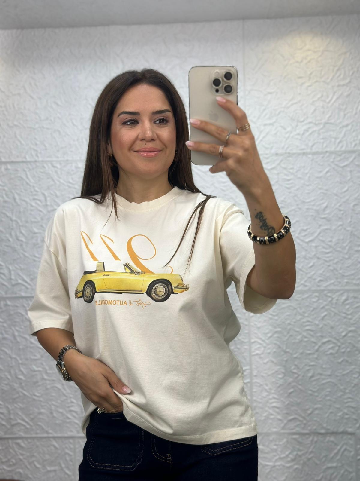 Car Baskılı Krem Tshirt