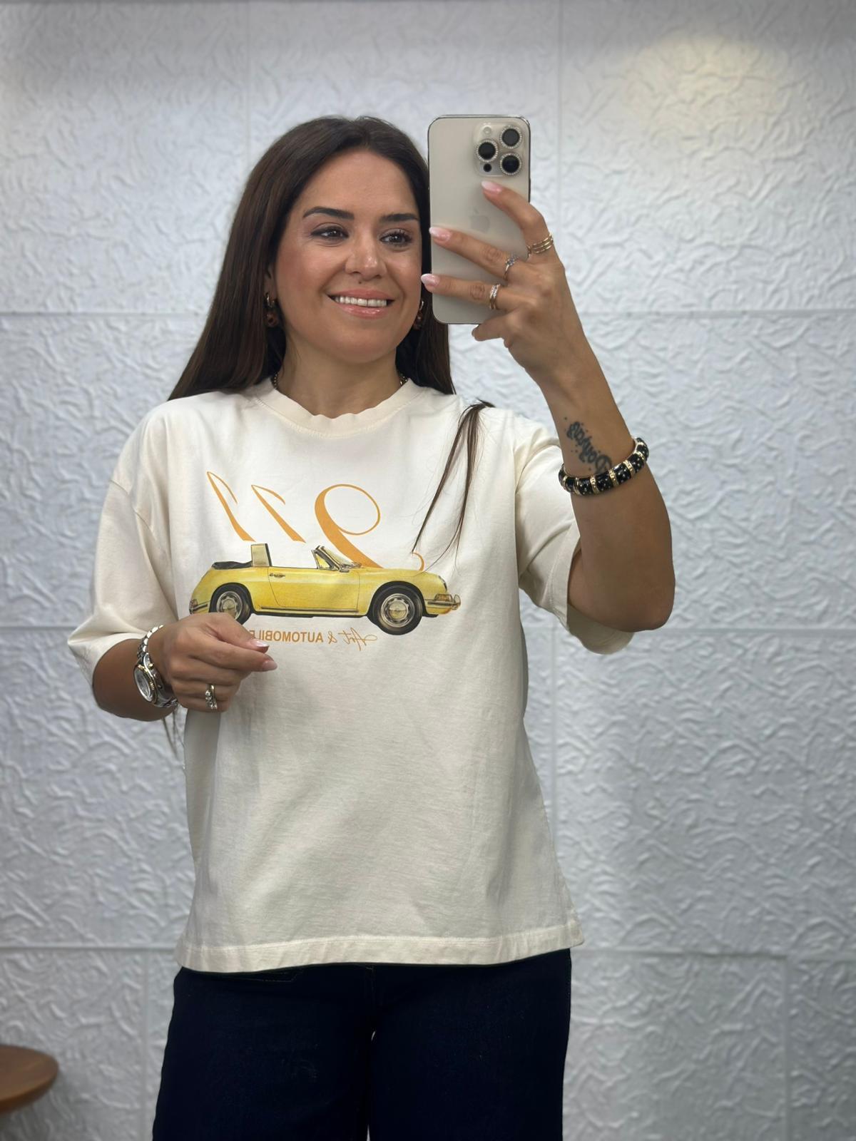 Car Baskılı Krem Tshirt