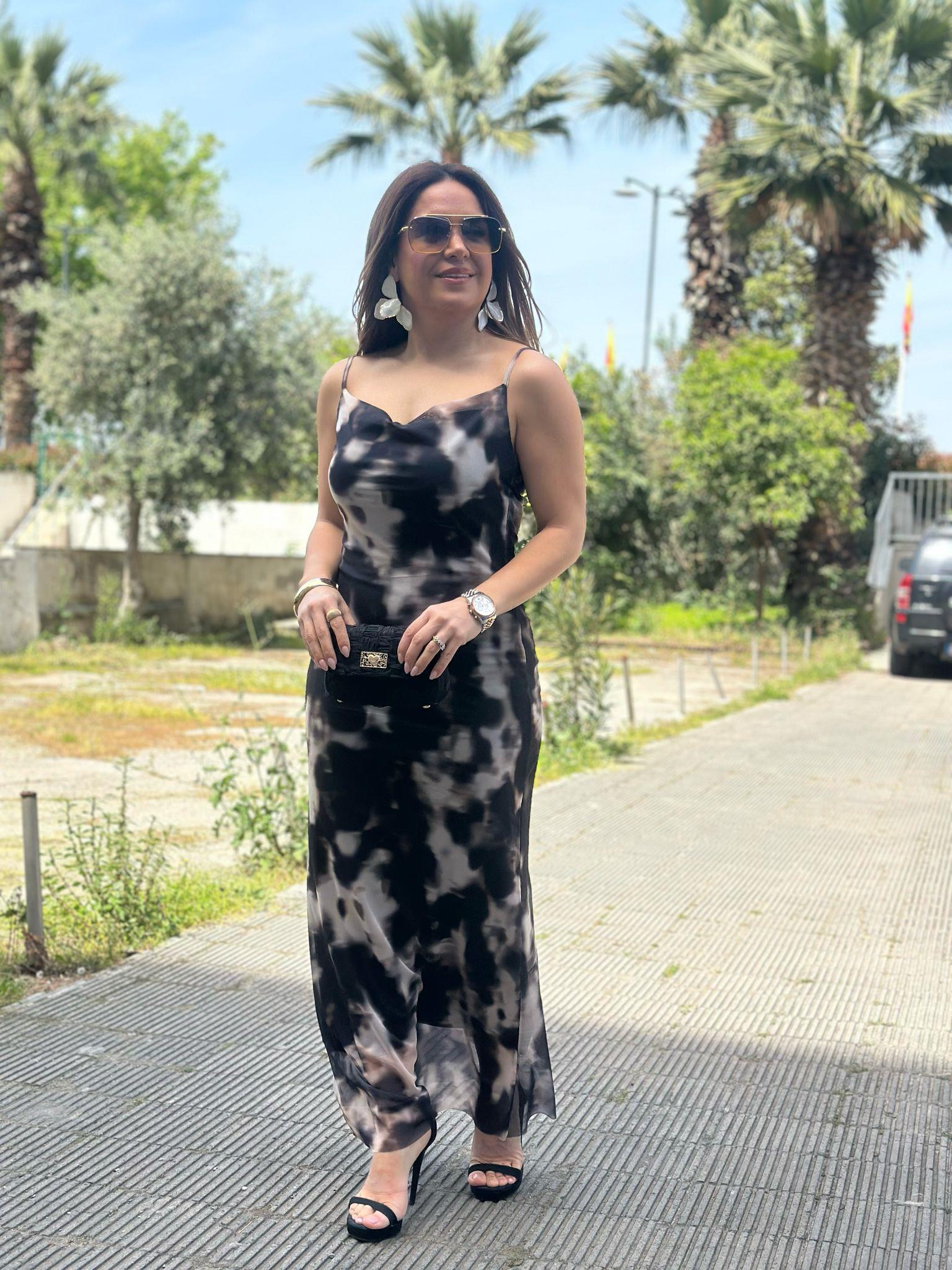 Degaje Yaka İp Askılı Siyah Bej Elbise