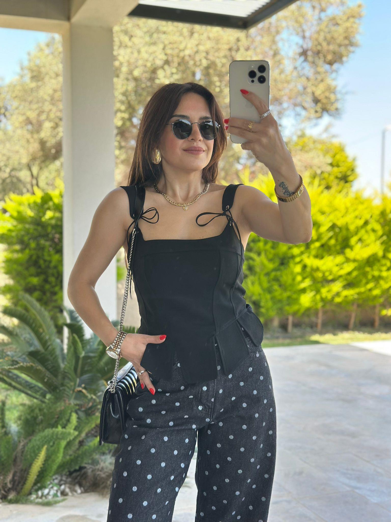 Dilimli Siyah Yelek