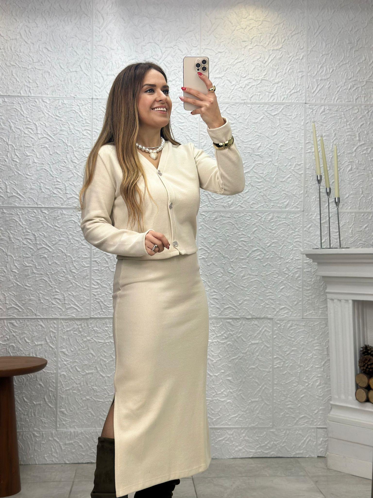 Düğme Detaylı Krem Etek Takım