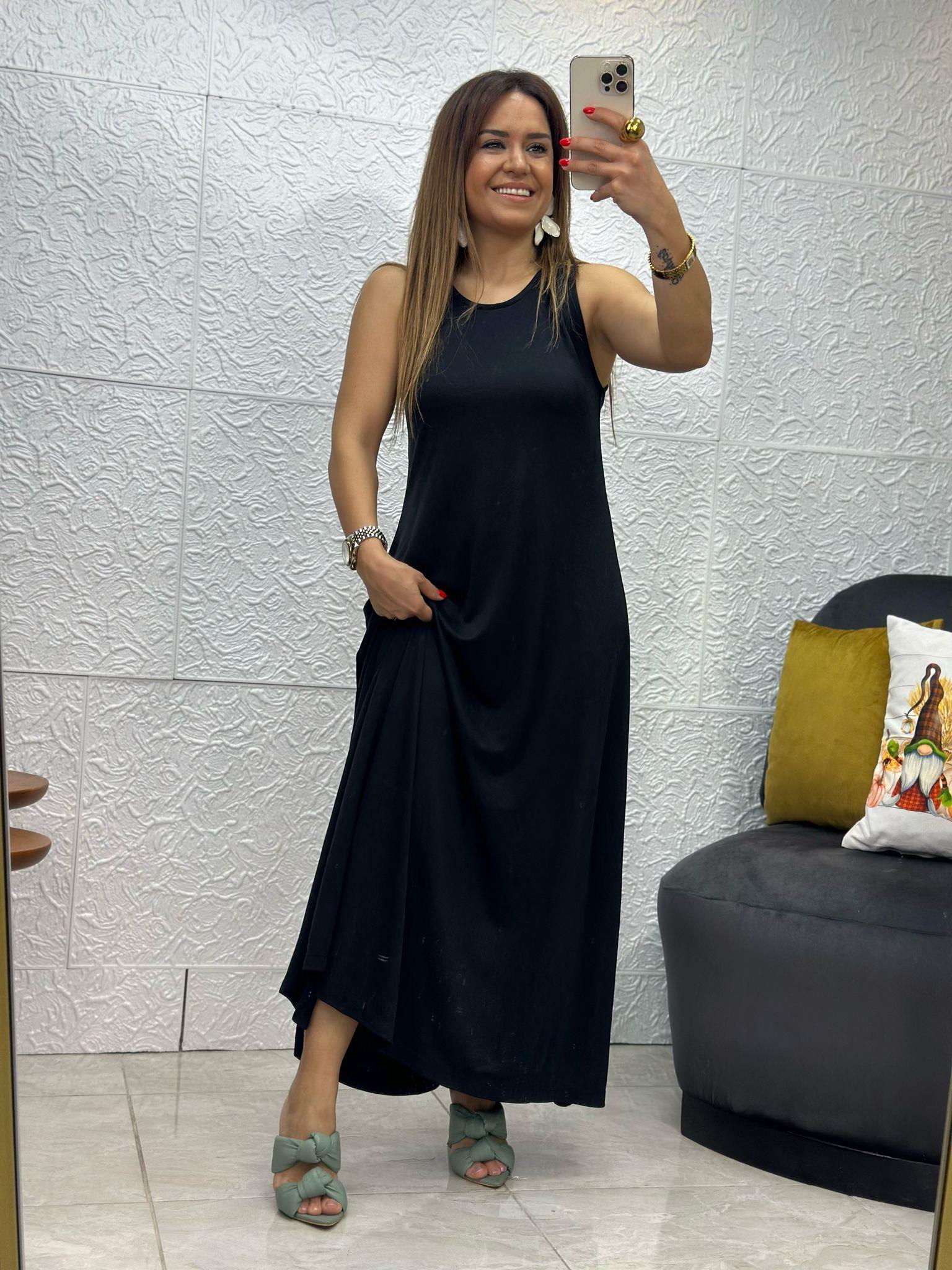 Düğmeli Siyah Elbise
