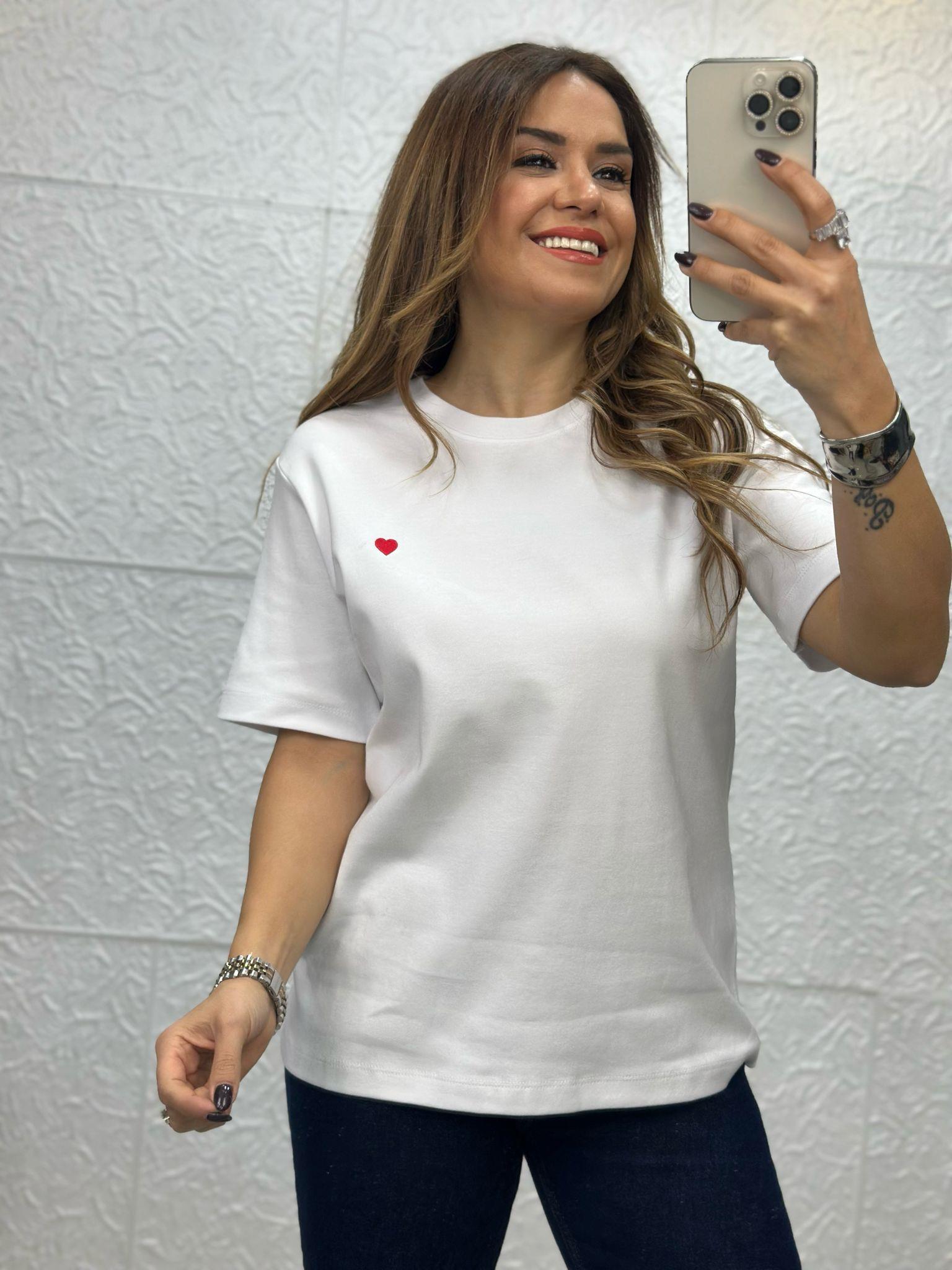 Kalpli Beyaz Tshirt
