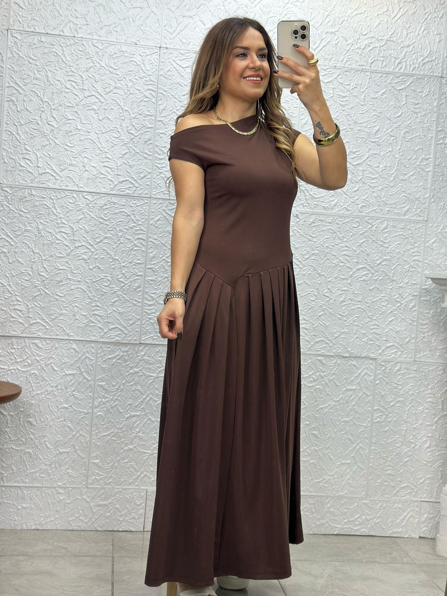 Kayık Yaka Acı Kahve Uzun Elbise