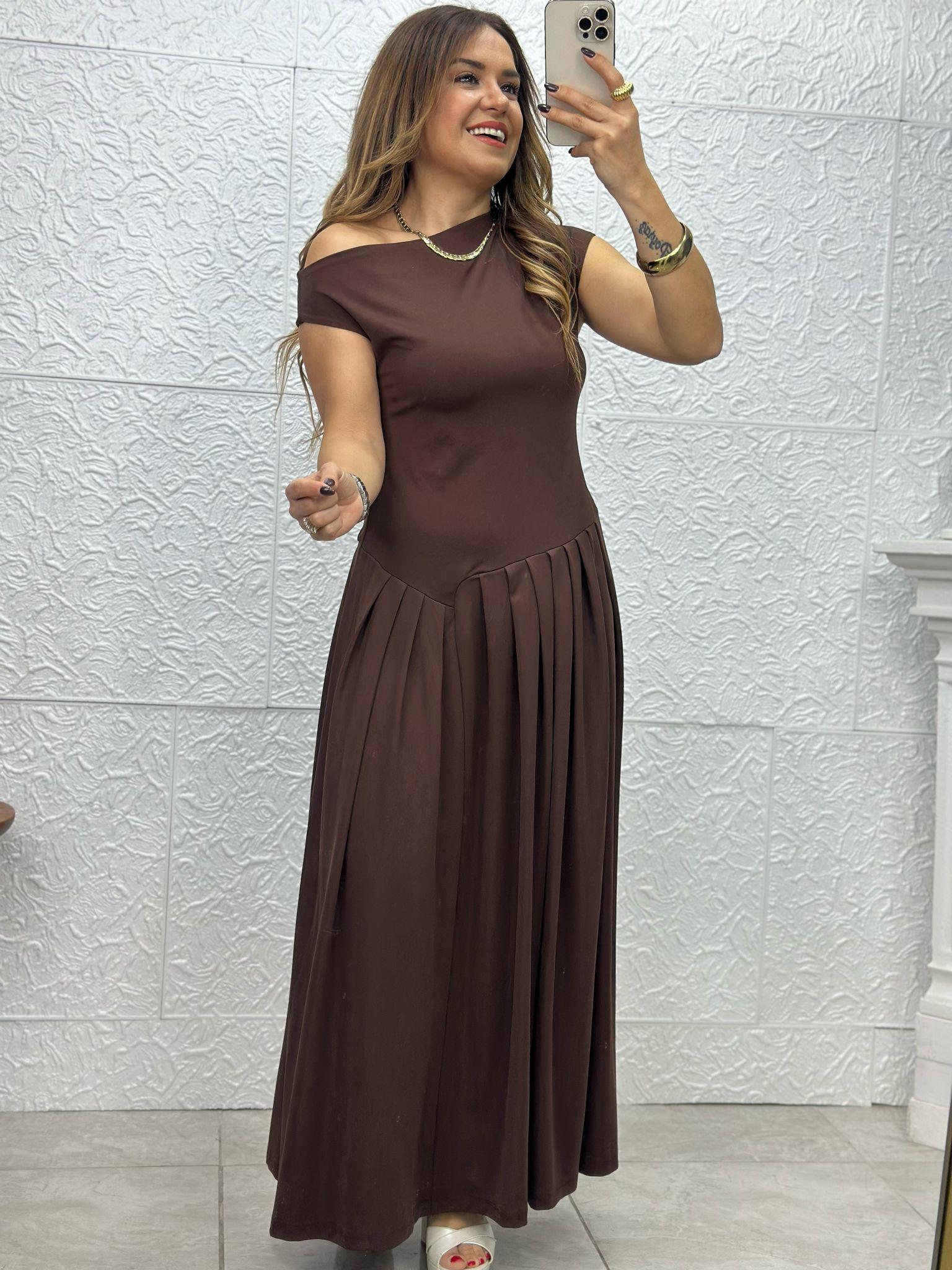 Kayık Yaka Acı Kahve Uzun Elbise
