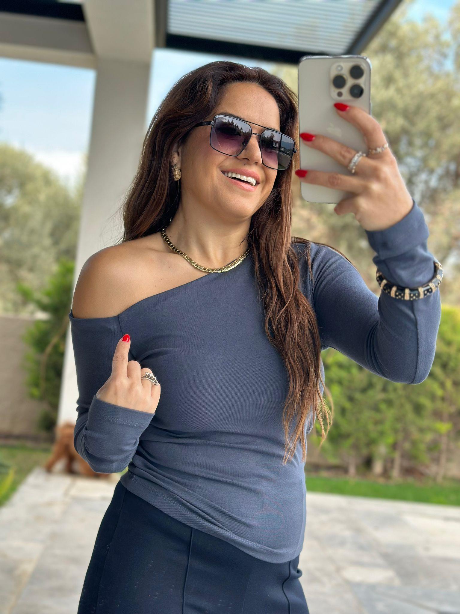 Kayık Yaka Antrasit Bluz