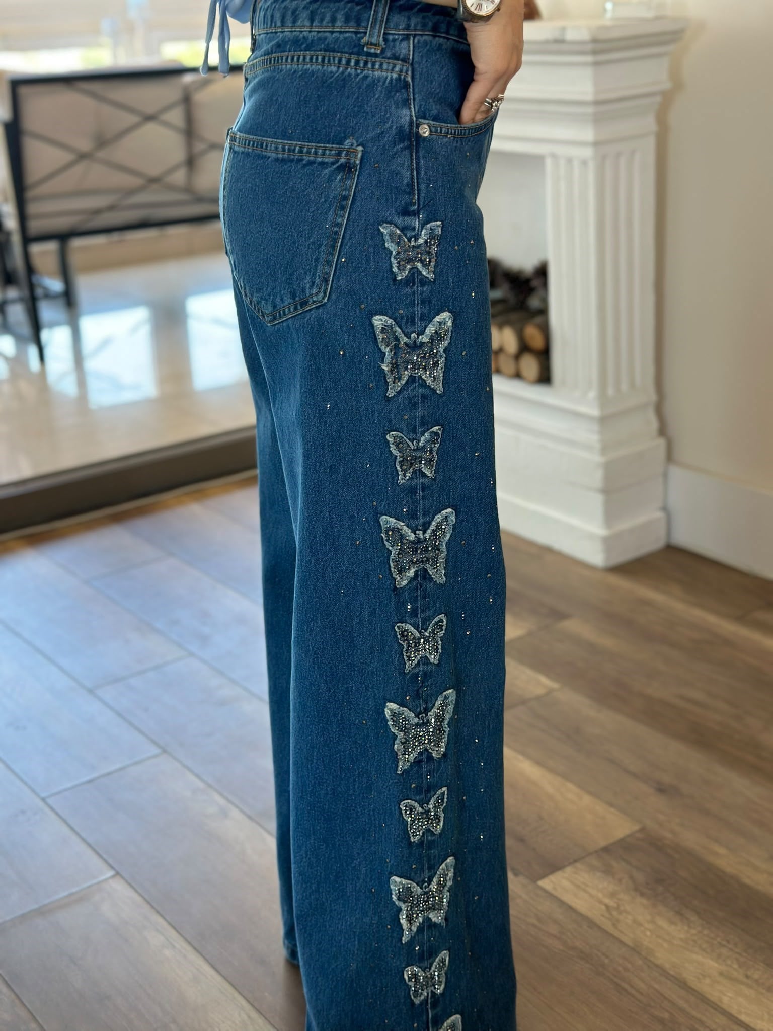 Kelebek Nakışlı Kot Pantolon