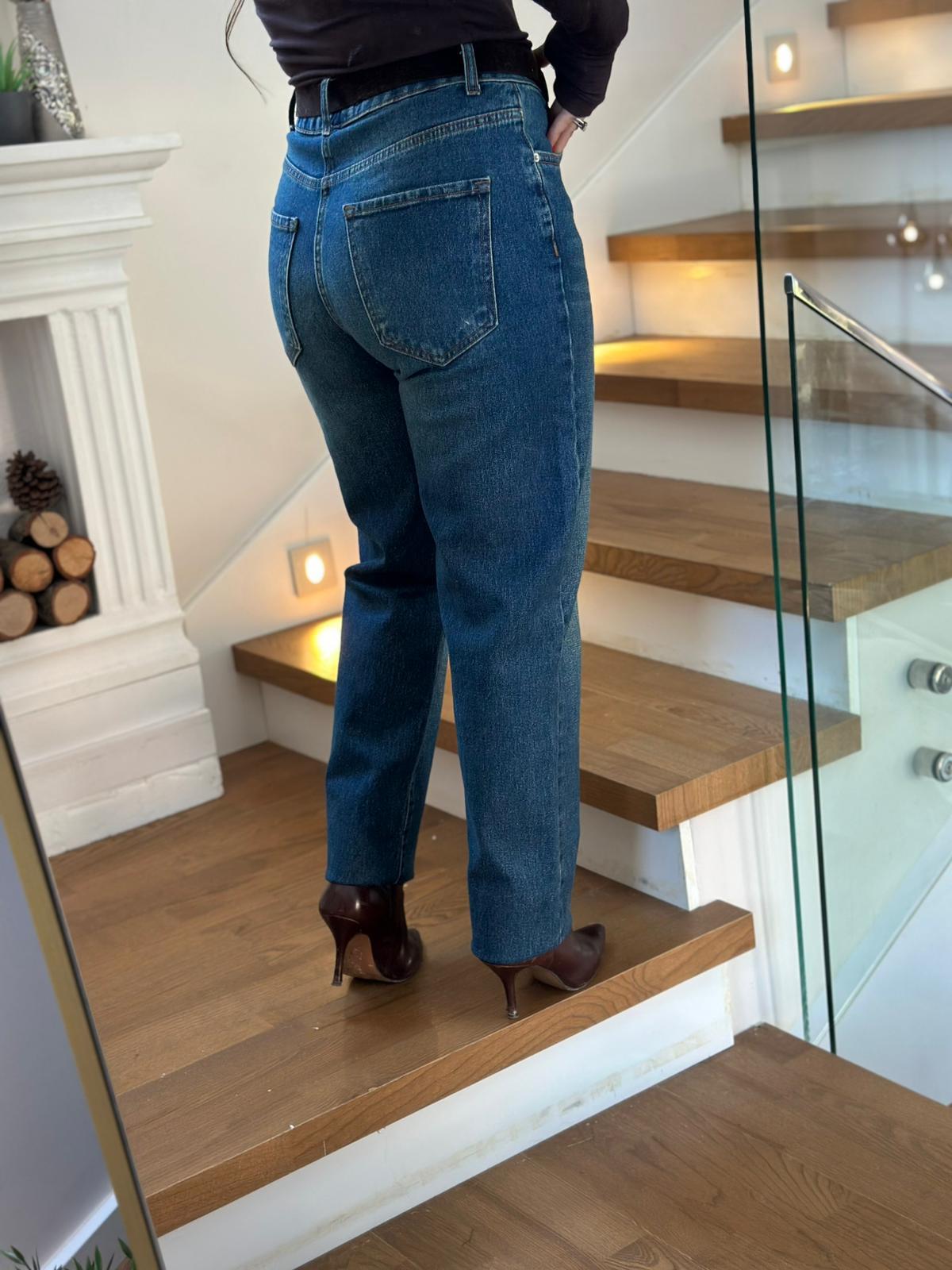 Kemerli Mavi Taşlanmış Jean Pantolon