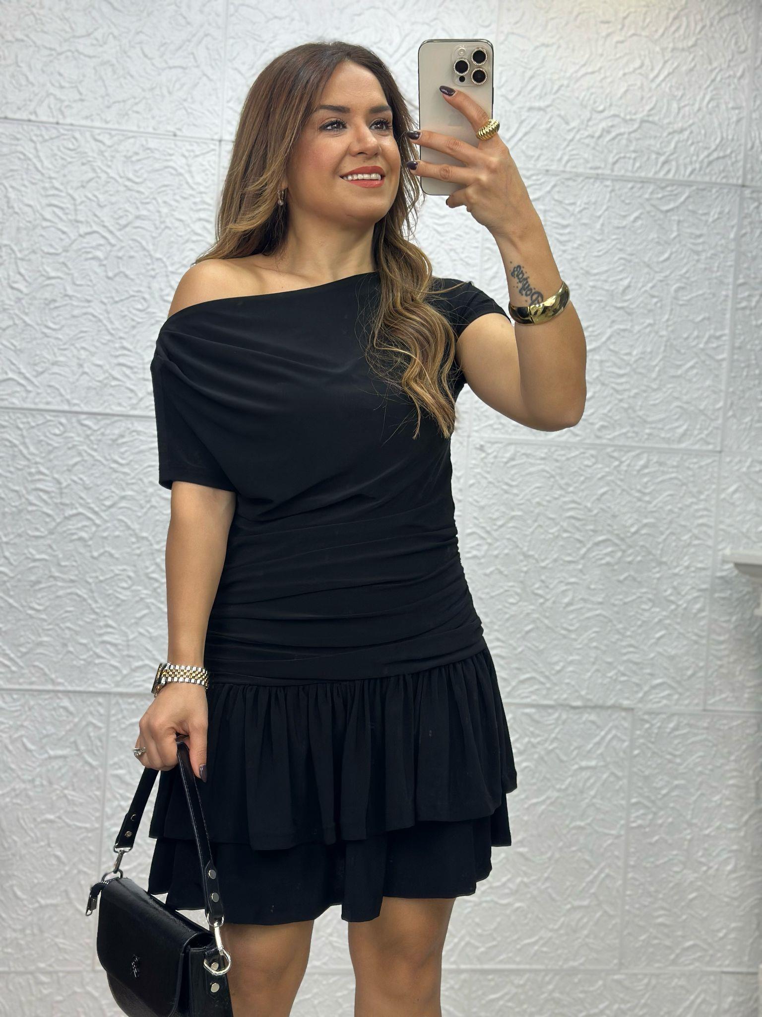 Kısa Fırfırlı Siyah Elbise