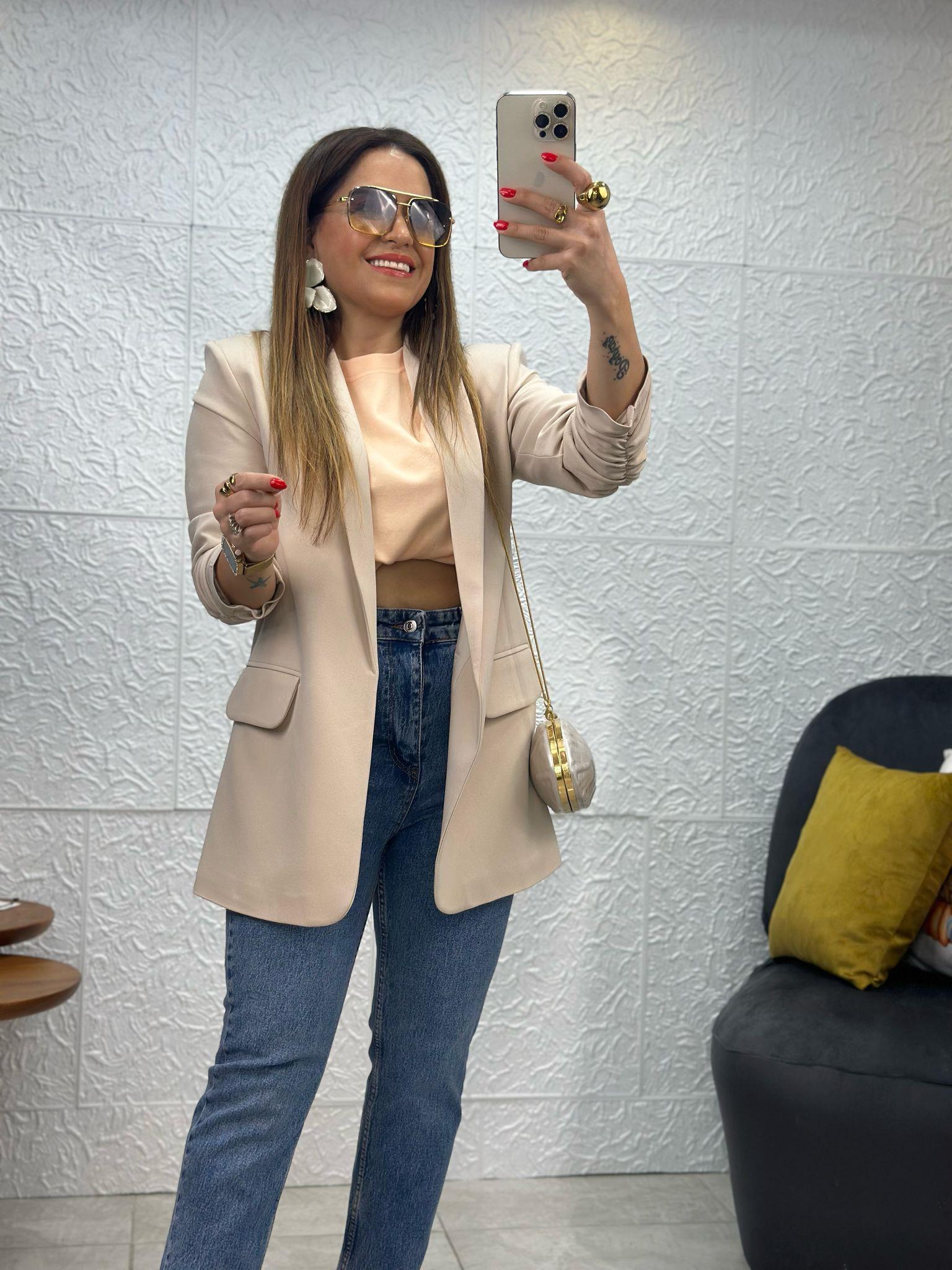 Kolu Büzgülü Bej Blazer Ceket