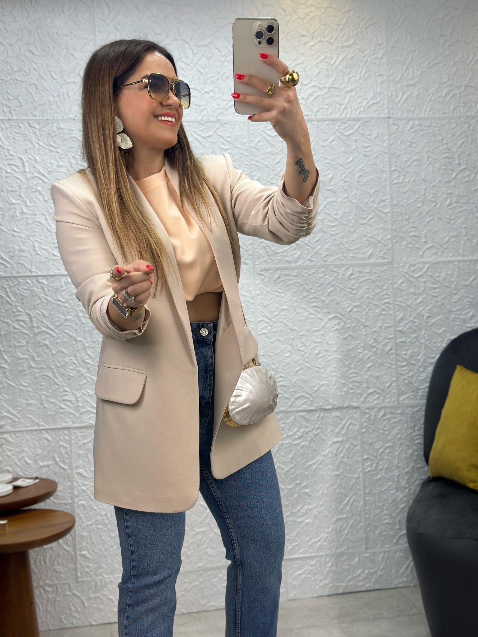Kolu Büzgülü Bej Blazer Ceket