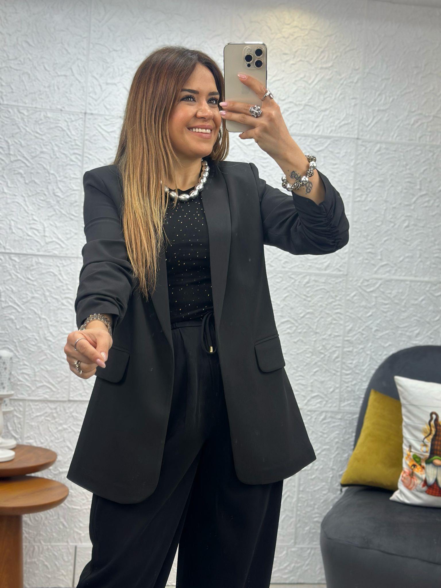 Kolu Büzgülü Siyah Blazer Ceket