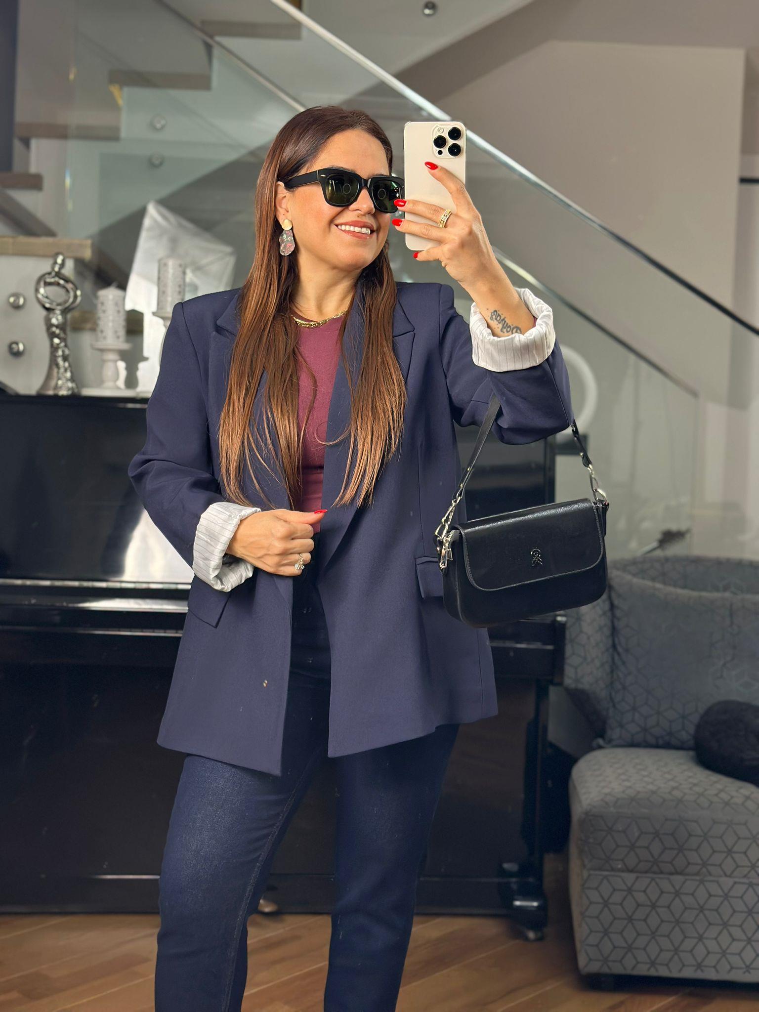 Kolu Katlamalı Lacivert Blazer Ceket