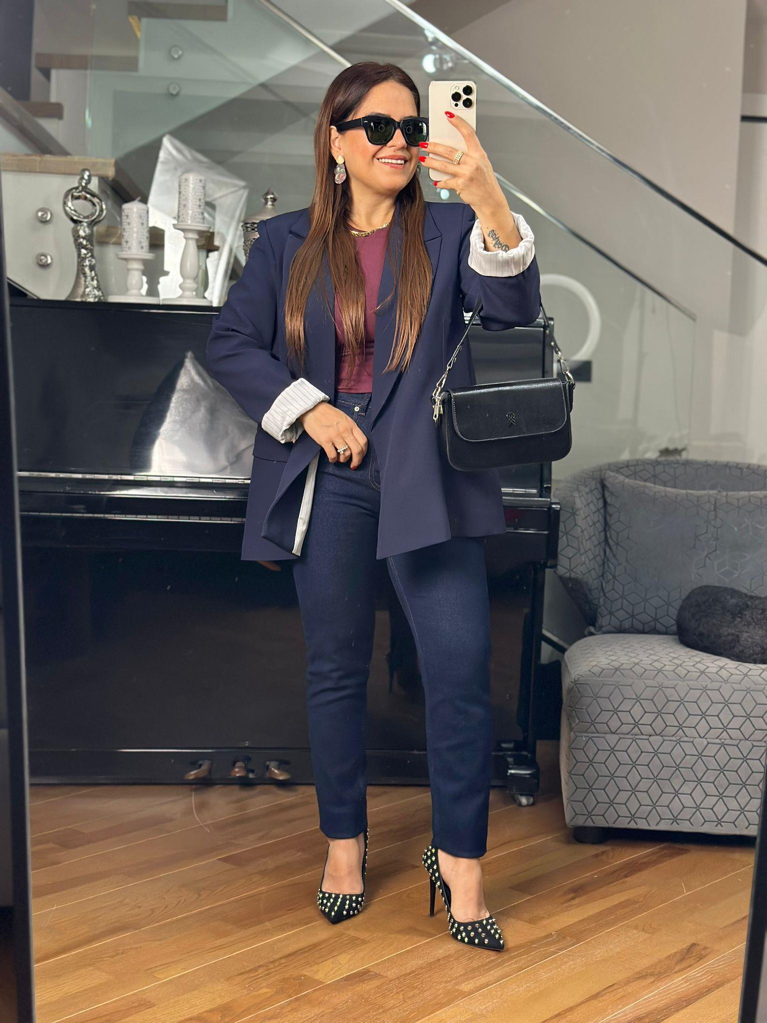 Kolu Katlamalı Lacivert Blazer Ceket