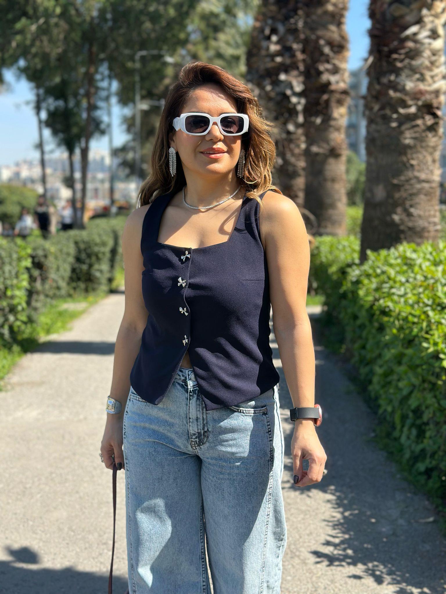 Kurdela Düğmeli Lacivert Yelek