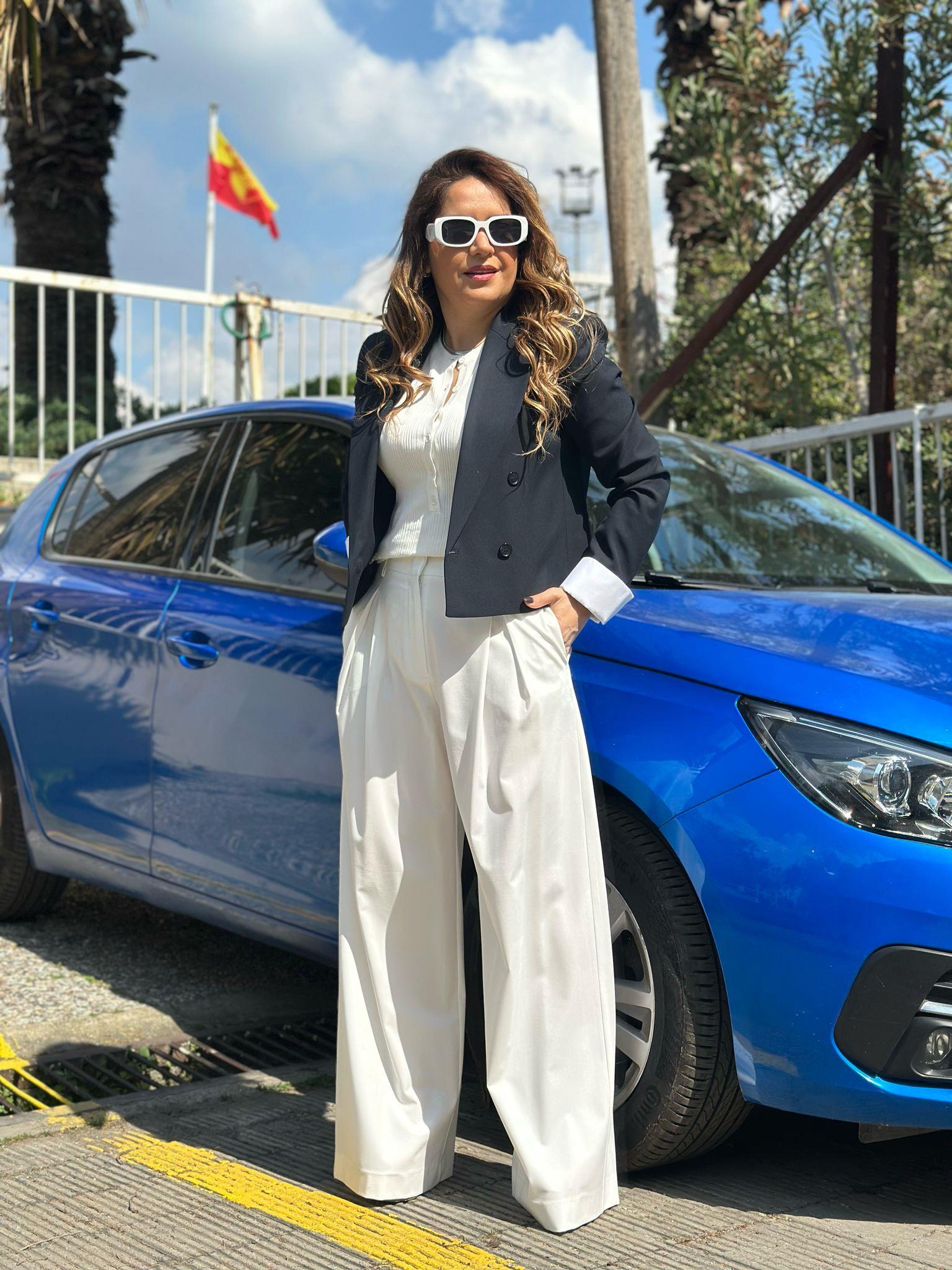 Lacivert Beyaz Kısa Ceket