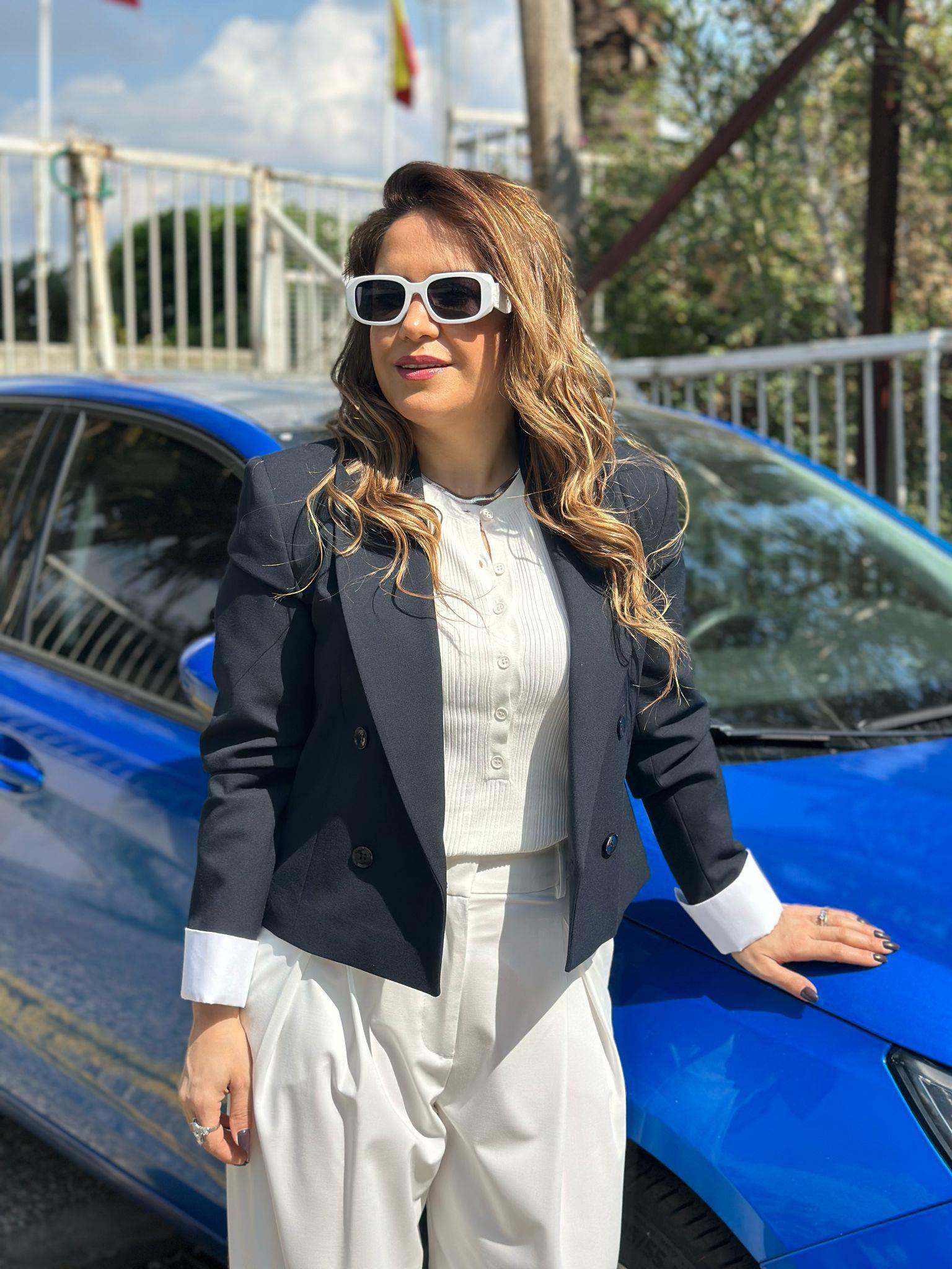Lacivert Beyaz Kısa Ceket