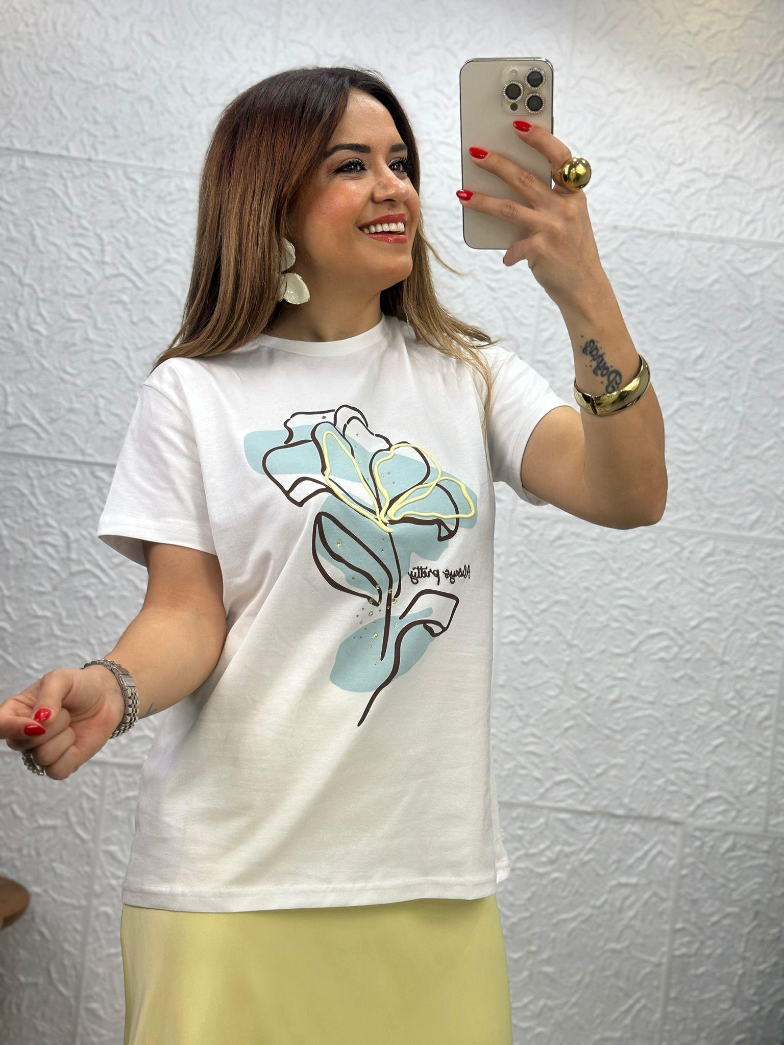 Mavi Beyaz Çiçekli Tshirt