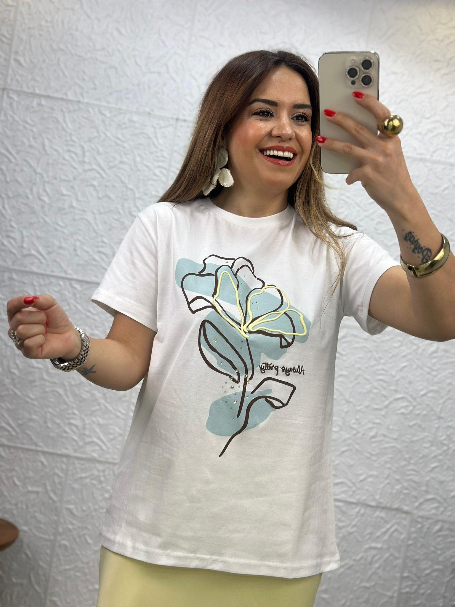 Mavi Beyaz Çiçekli Tshirt