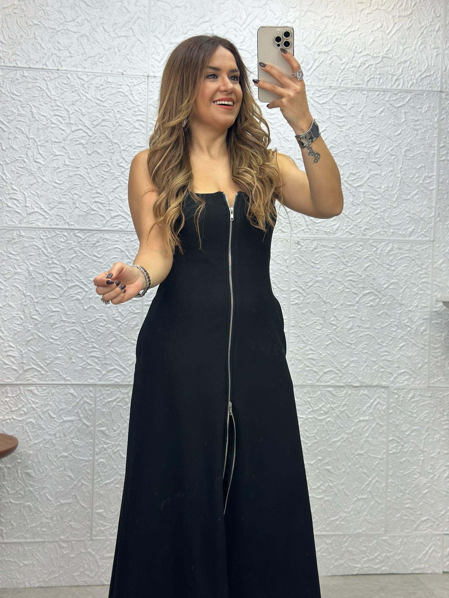 Önden Fermuarlı Siyah Uzun Elbise