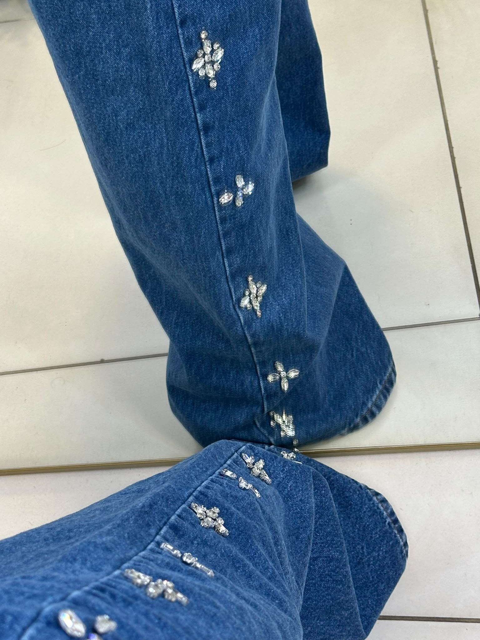 Önleri Çakıllı Mavi Jean Pantolon