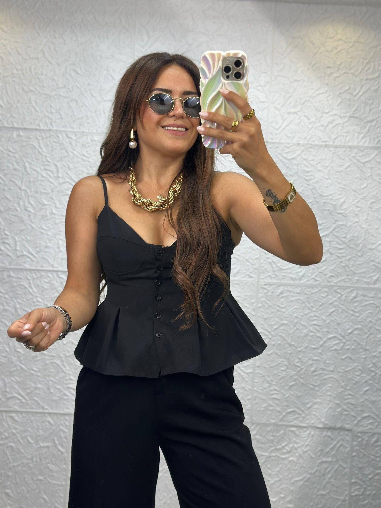 Önü Düğmeli Kumaş Siyah Crop