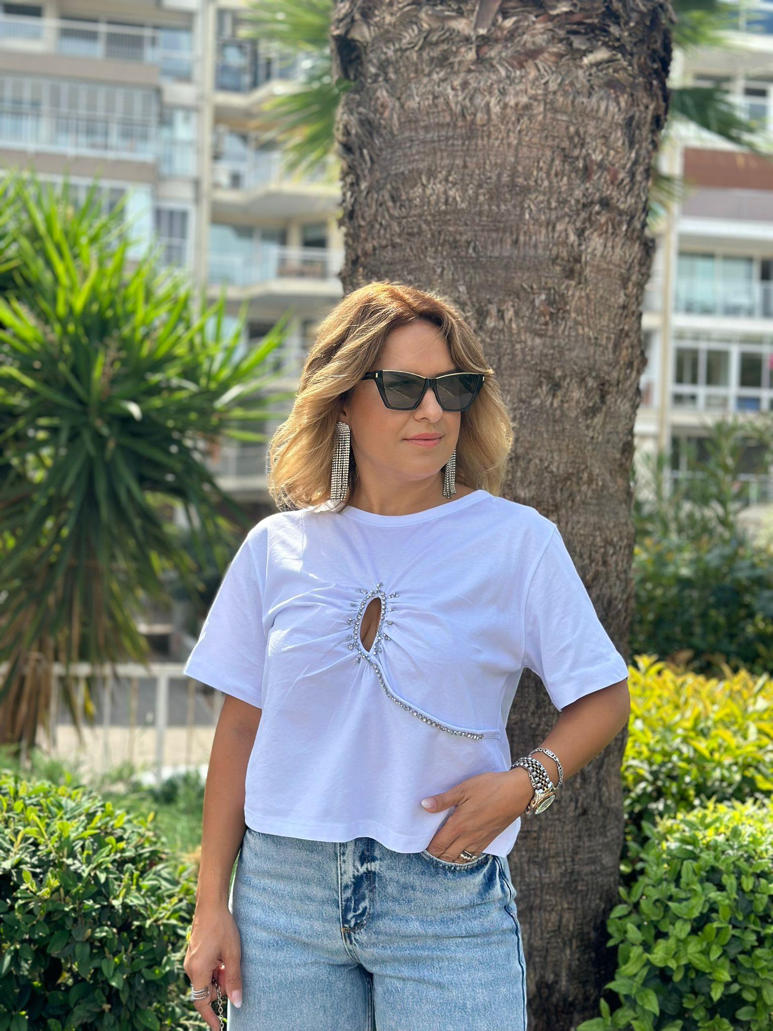 Önü Taşlı Beyaz Tshirt