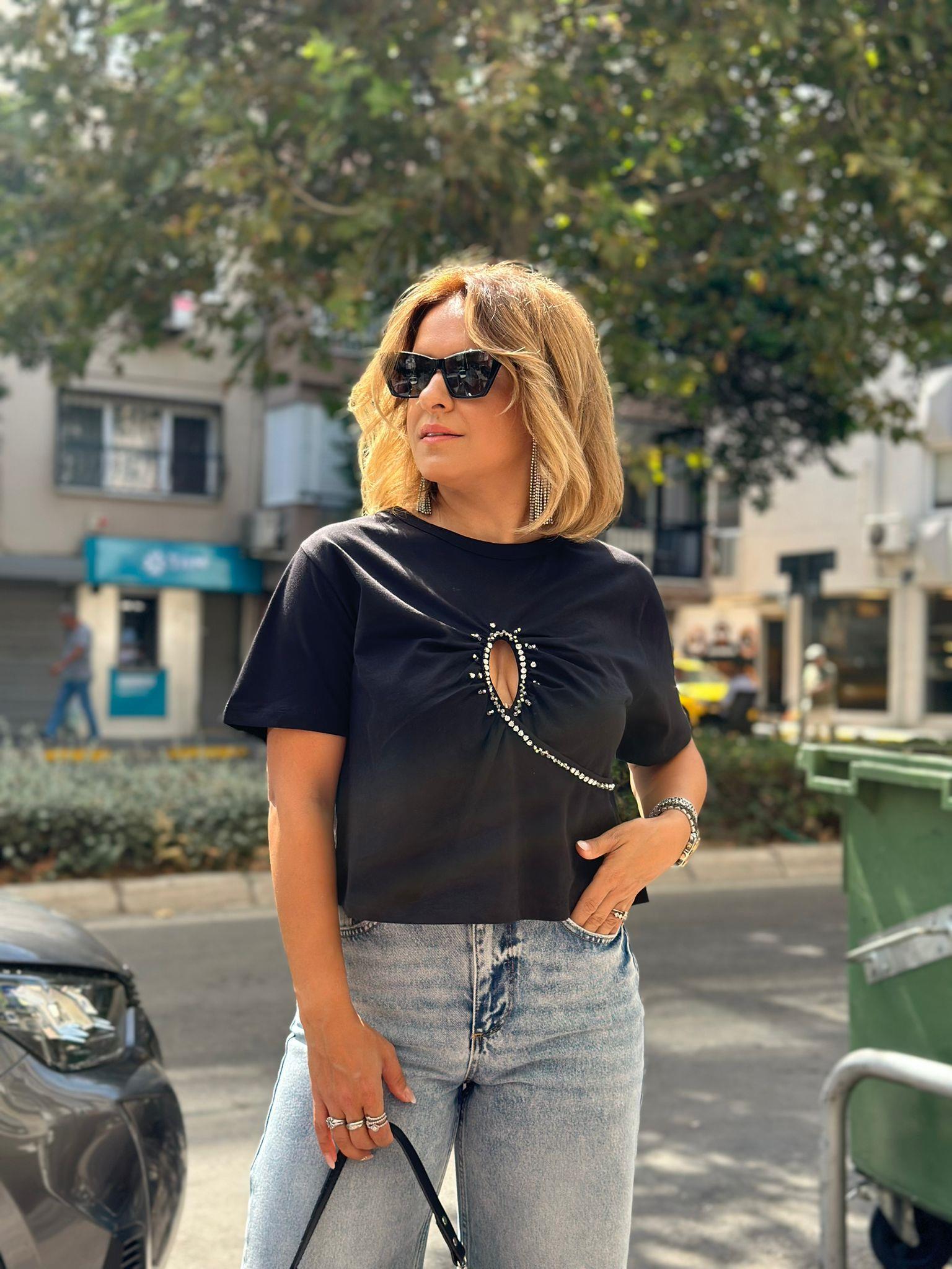 Önü Taşlı Siyah Tshirt