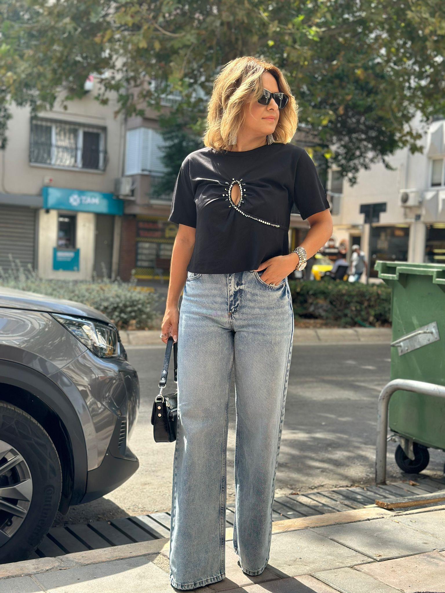 Önü Taşlı Siyah Tshirt