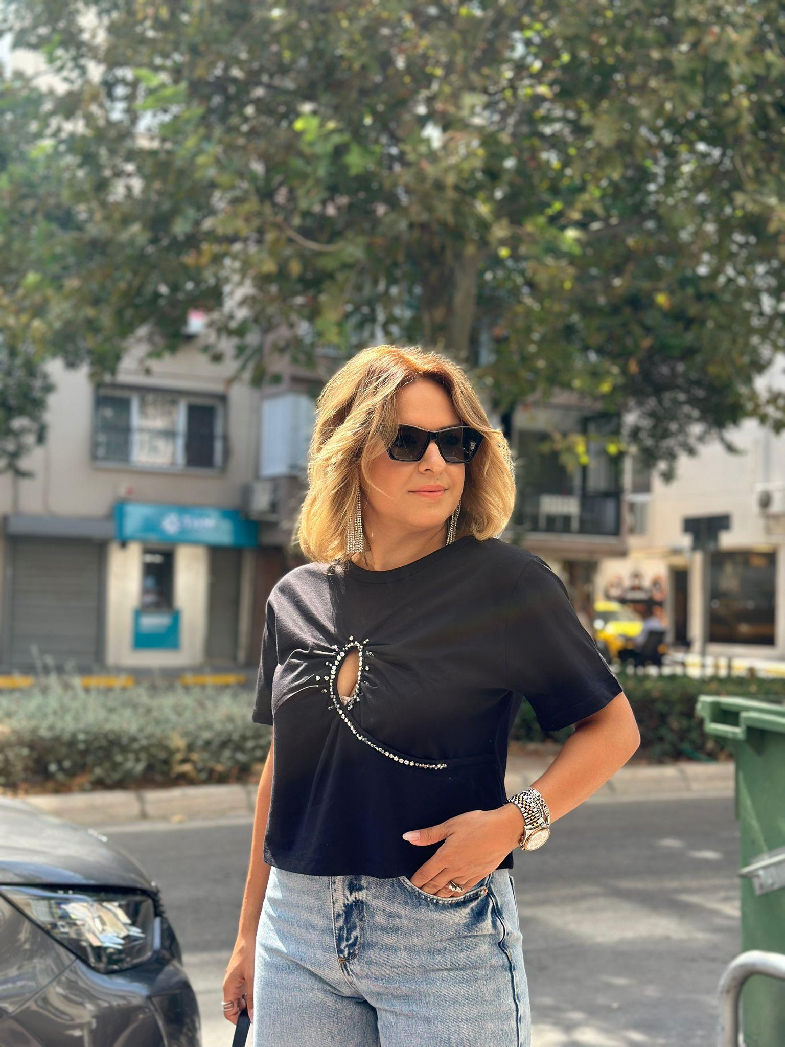 Önü Taşlı Siyah Tshirt