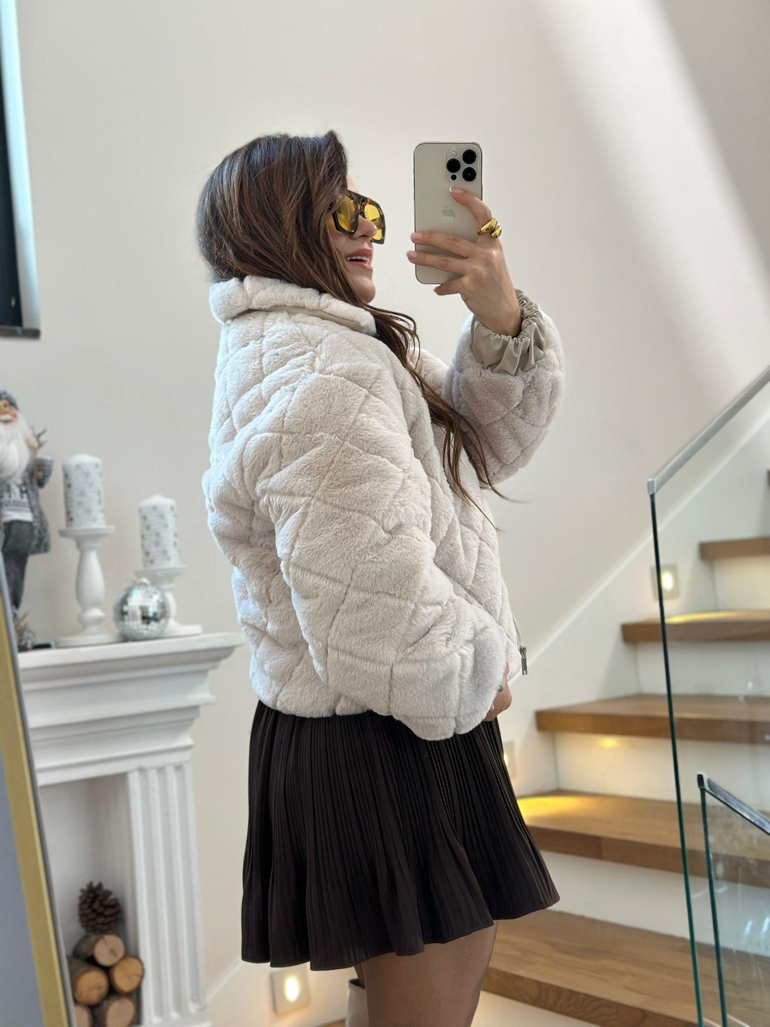 Peluş Kapitone Krem Kürk