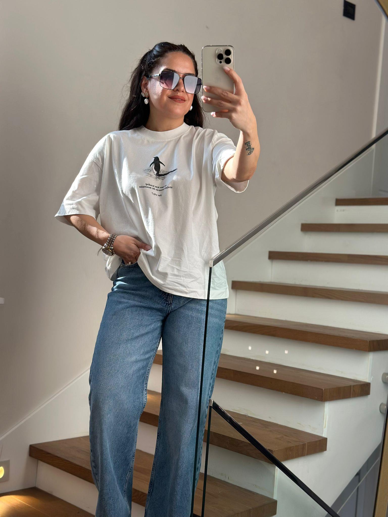 Penguen Basklı Beyaz Tshirt