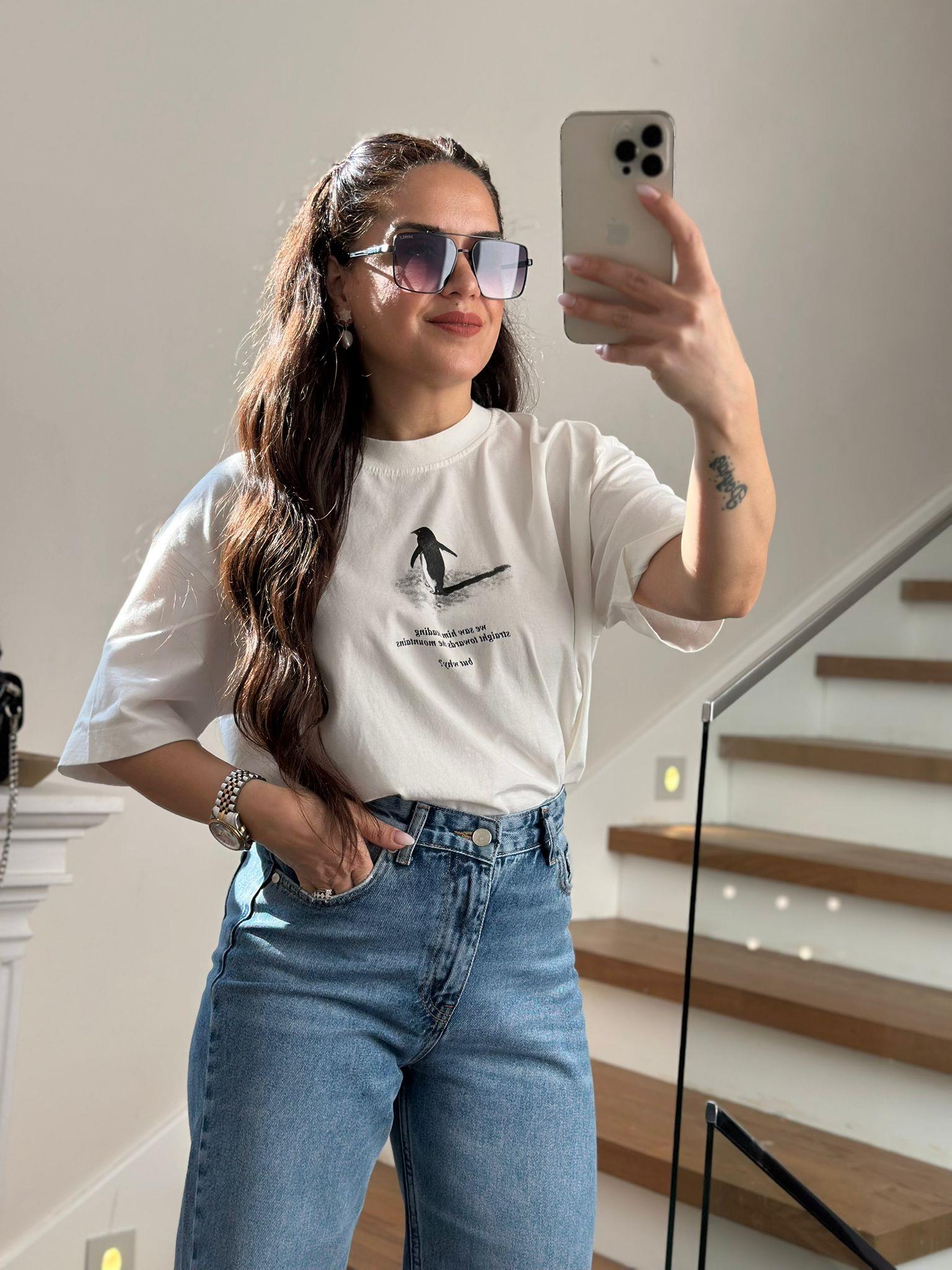 Penguen Basklı Beyaz Tshirt