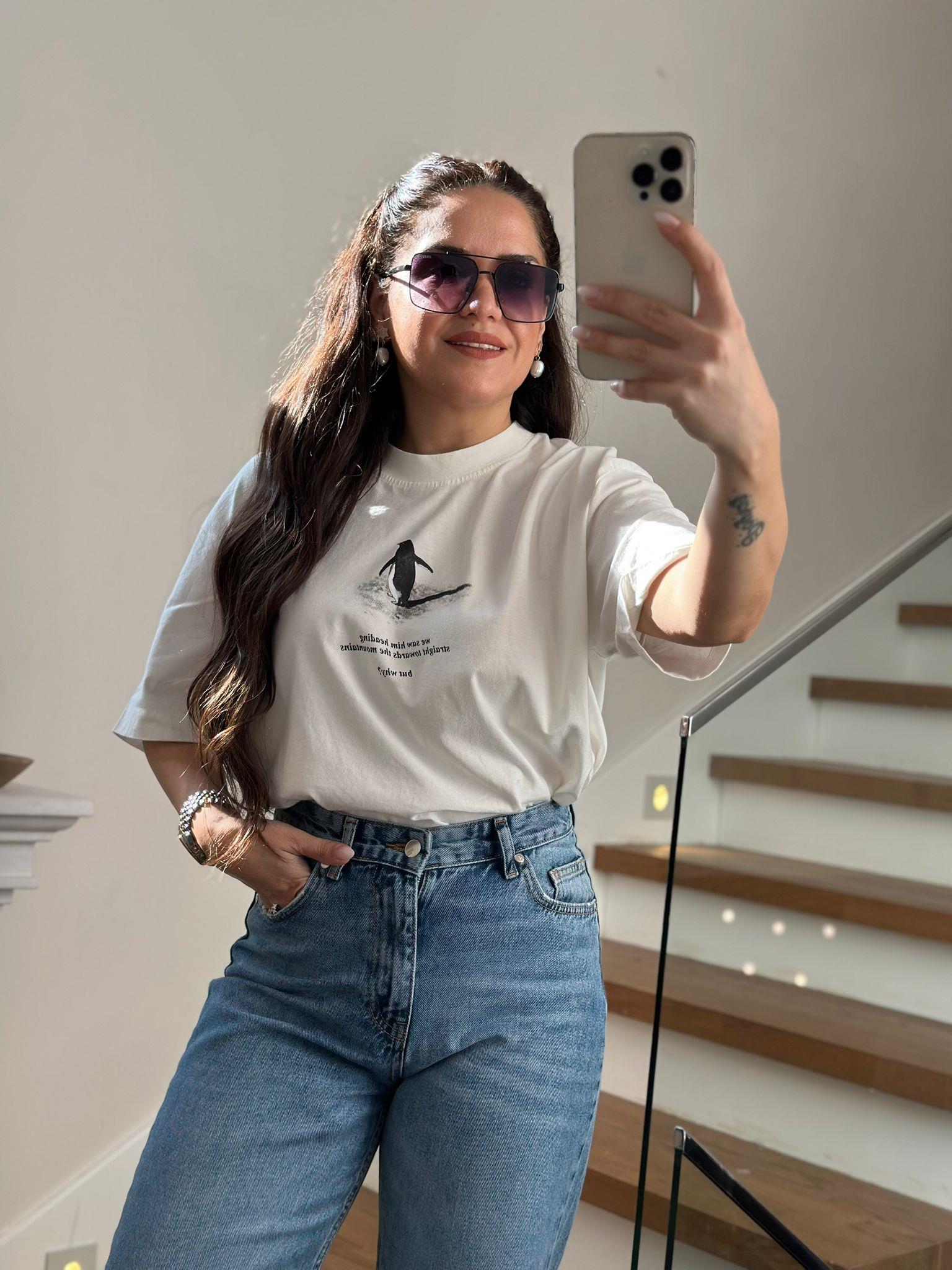 Penguen Basklı Beyaz Tshirt