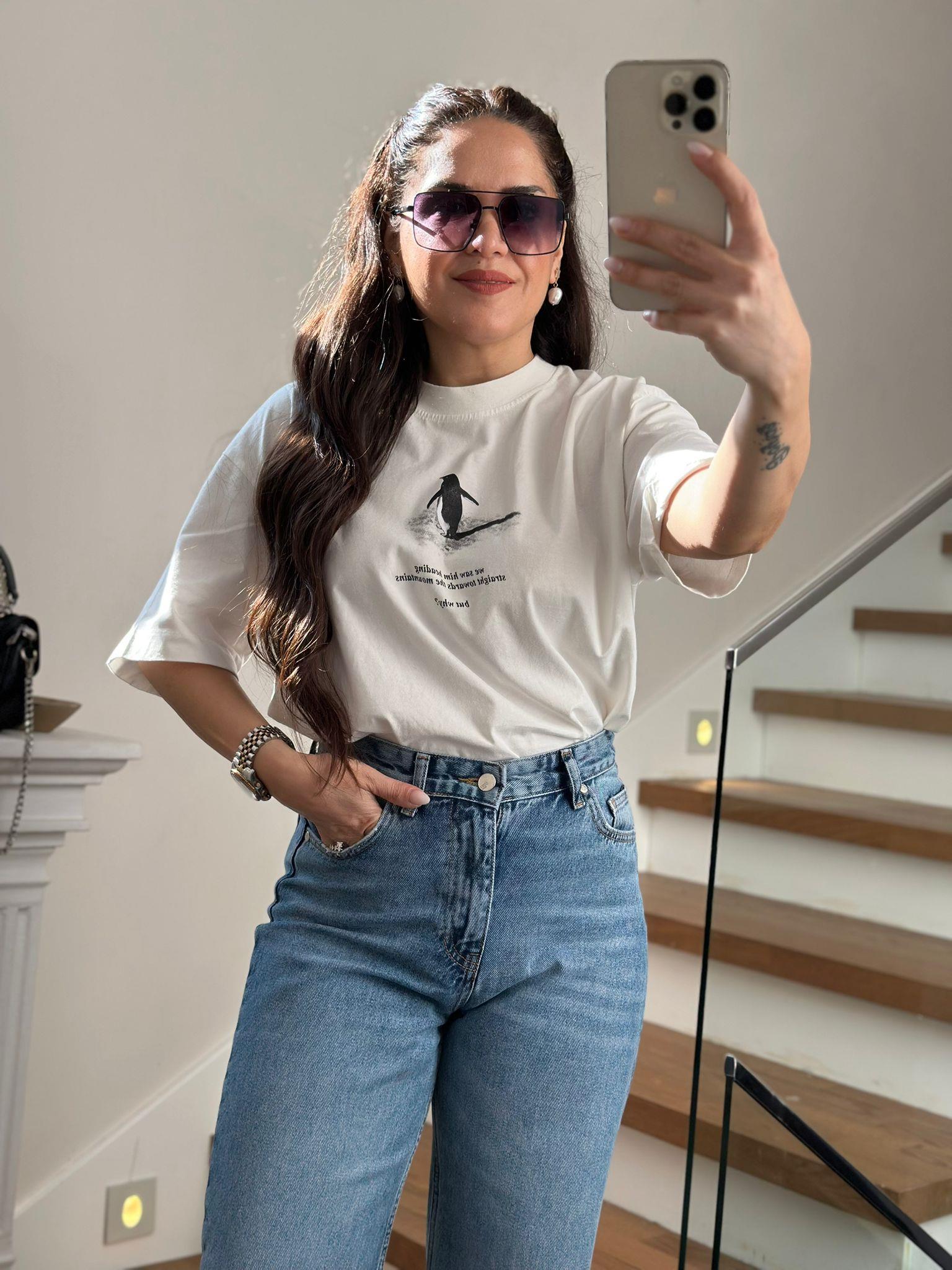 Penguen Basklı Beyaz Tshirt