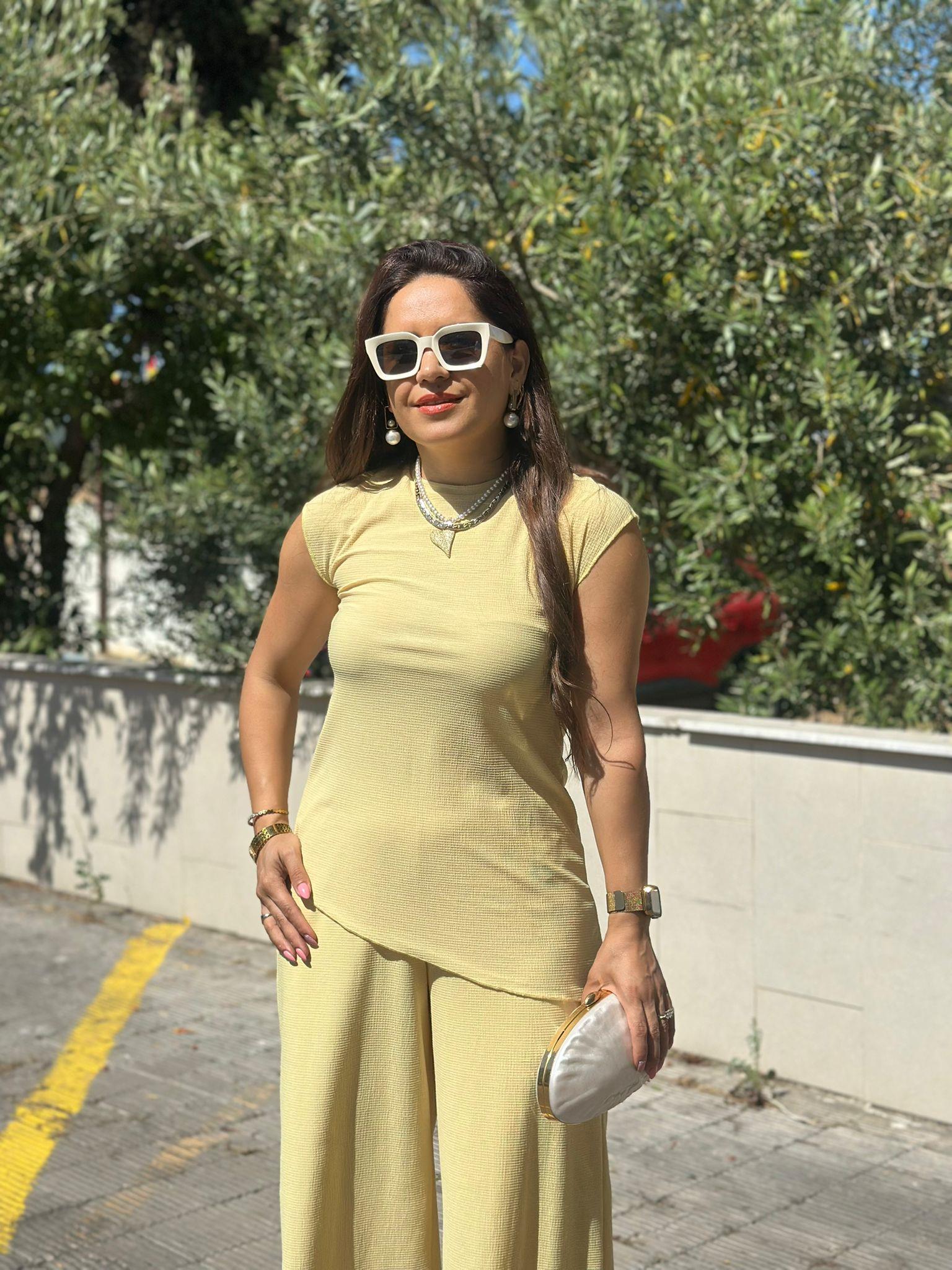 Sarı Asimetrik Bluz Pantolon Takım