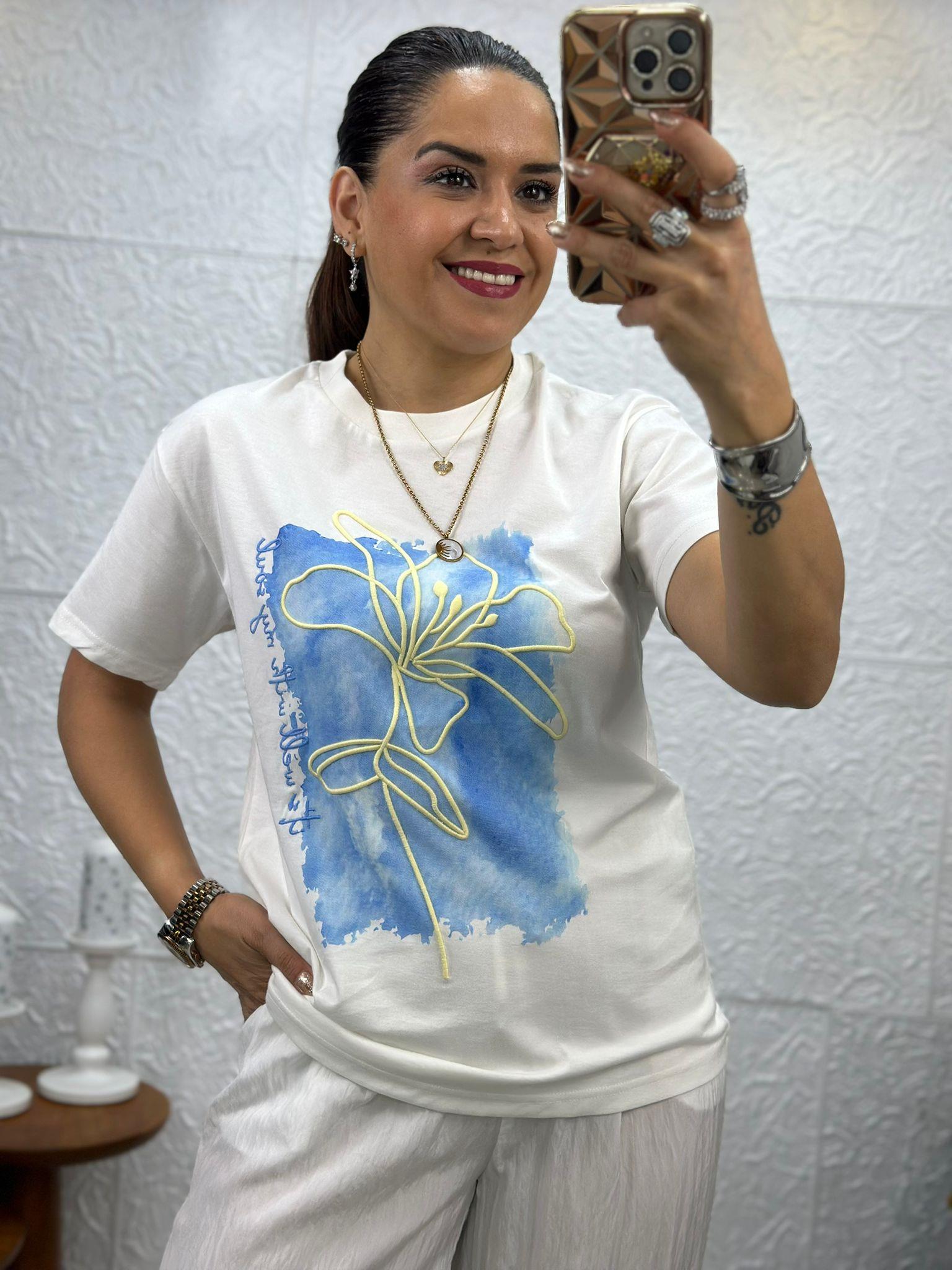Sarı Mavi Çiçek Baskılı Tshirt