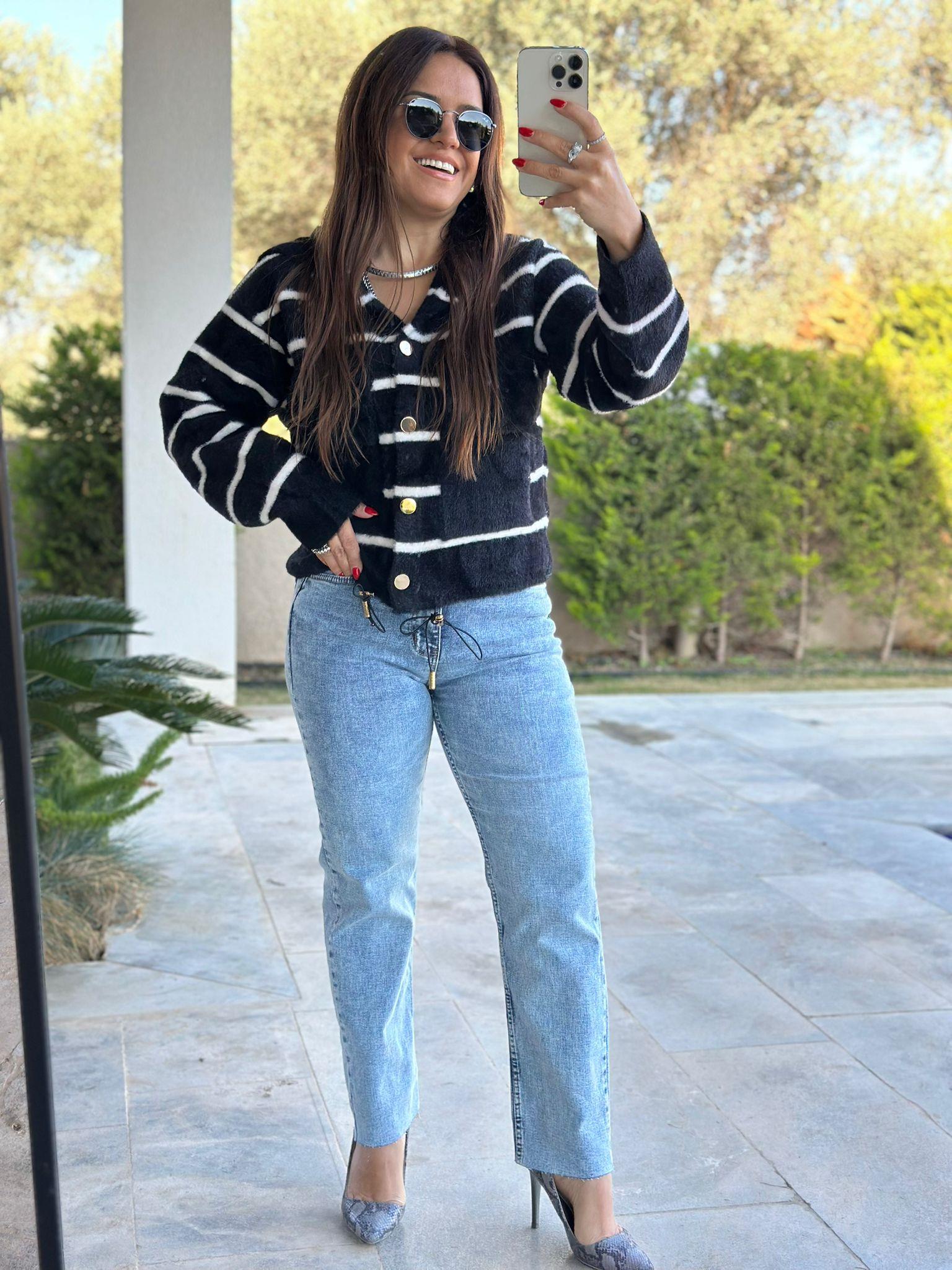 Siyah Beyaz Hırka