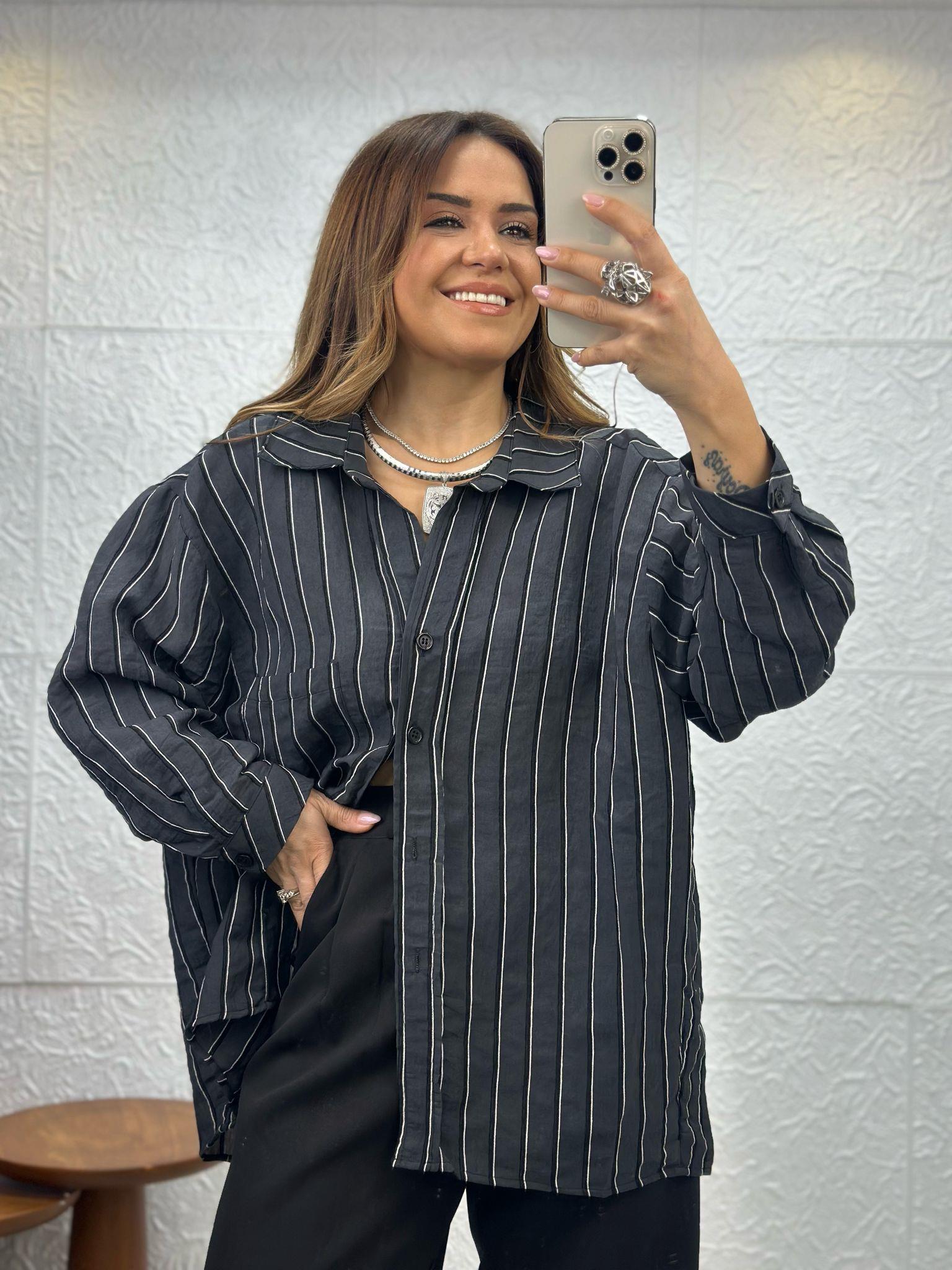 Siyah Çizgili Oversize Gömlek