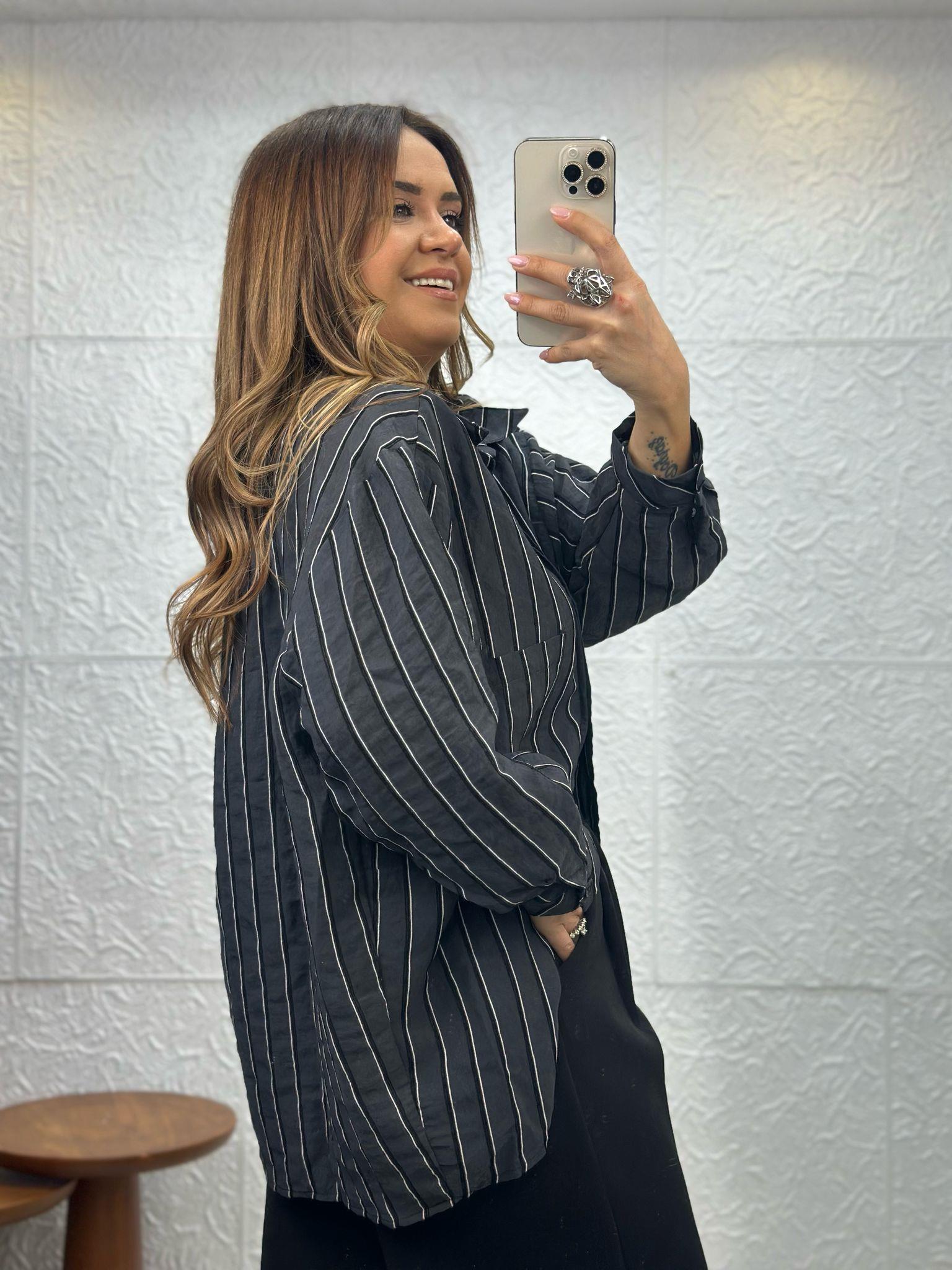 Siyah Çizgili Oversize Gömlek