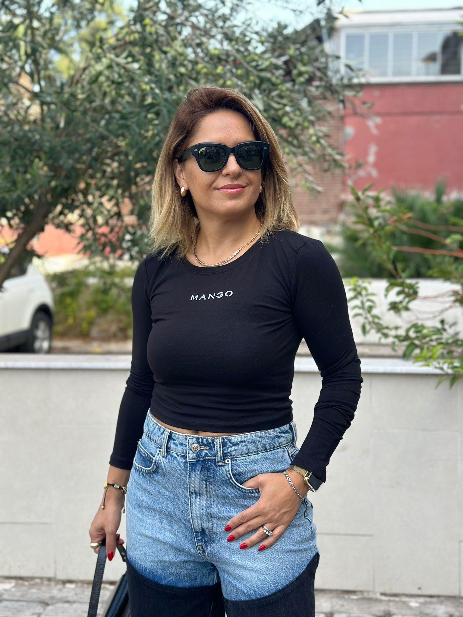Siyah Crop Body